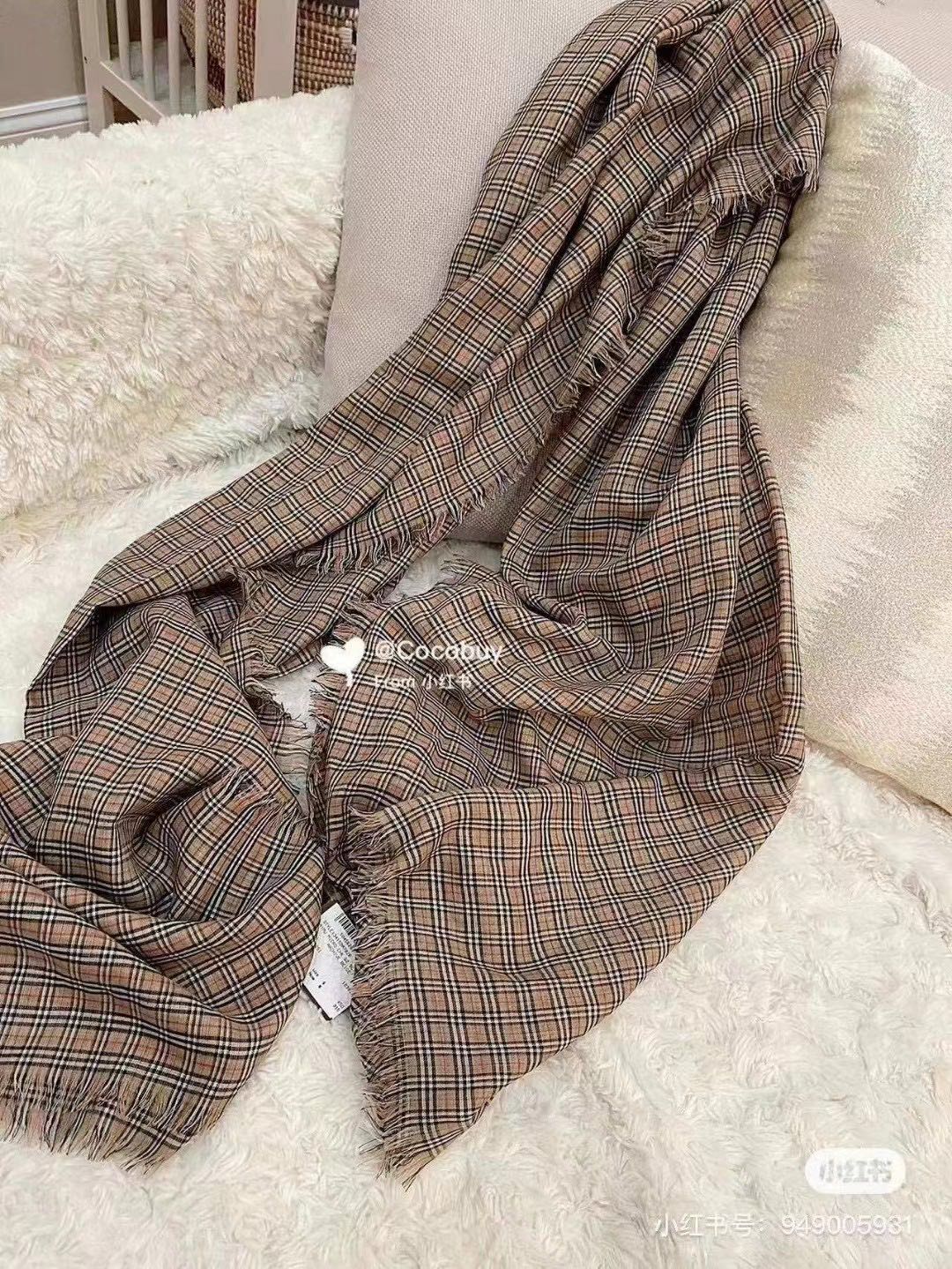 Burberry - Scarf