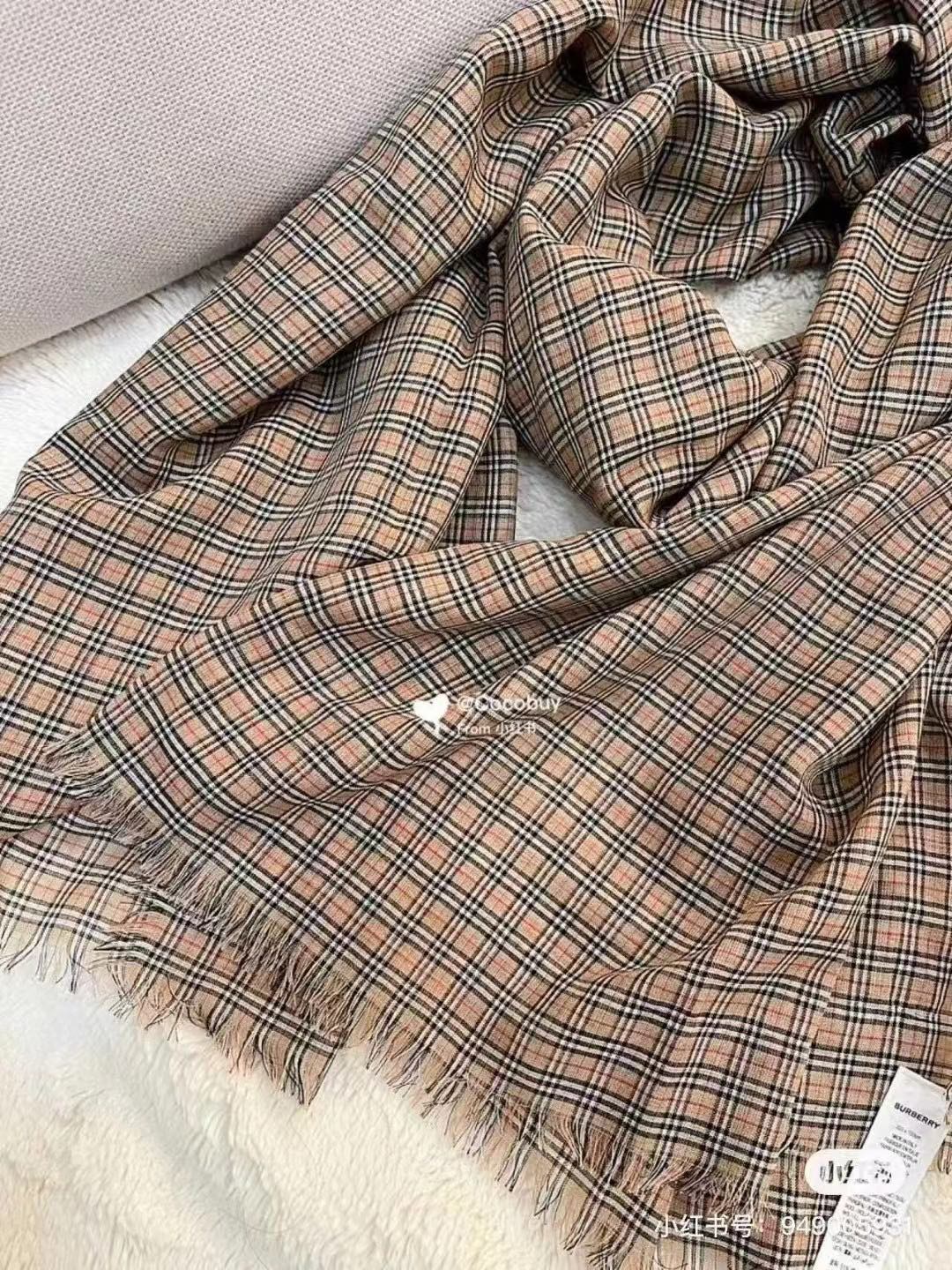 Burberry - Scarf