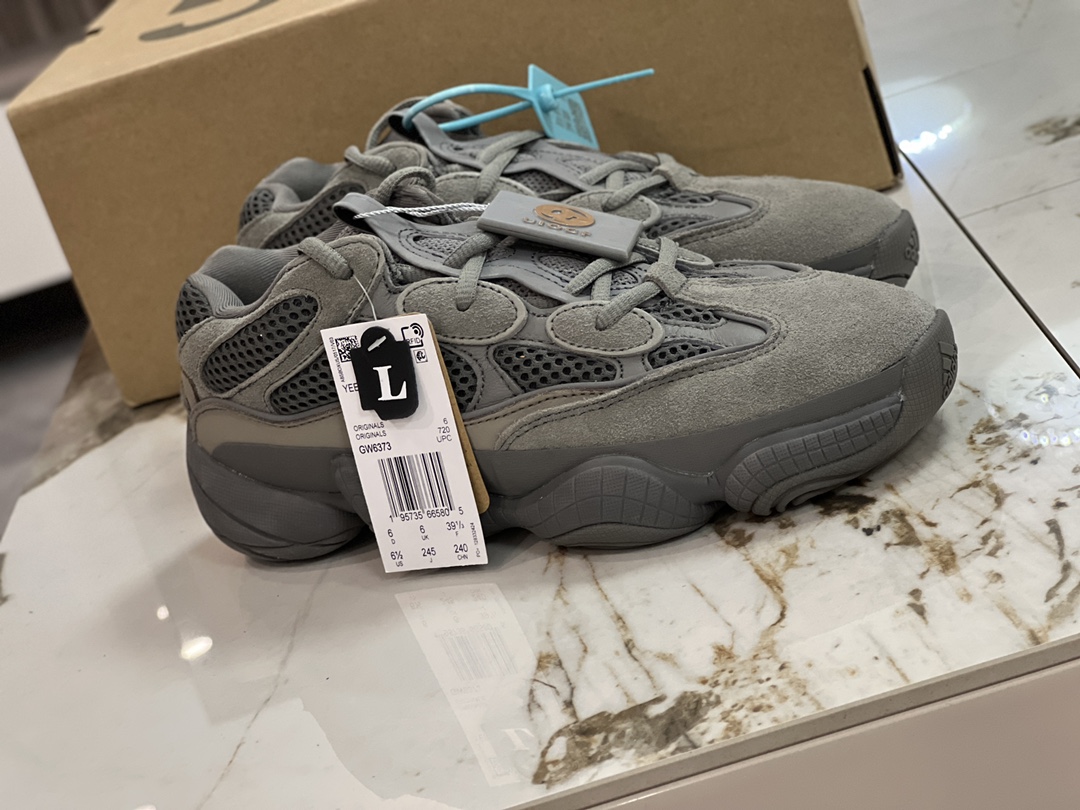 NO:279769,Spot in stock Pure original version Counter 35.5-46 (including half-code) Correct 3M reflection Poison card supports scanning Adidas Yeezy500 Granite earth gray Item number GW6373 Define top-level production process Only check the original shoes for sale #AD Wanbang original fur and skewed cowhide #Built-in adiPRENE  shock absorption technology #All shoes include inner lining Machine needle spacing adjustment is consistent with the original #Original mold development 