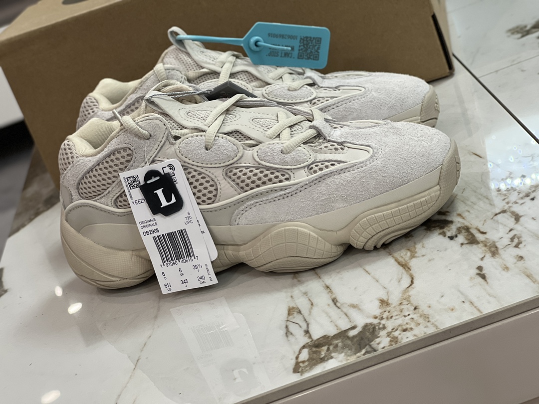 NO:279765,Spot in stock Pure original version Counter 35.5-46 (including half-code) Correct 3M reflection Poison card supports scanning Adidas Yeezy500 Blush gray and white Item number DB2908 Define top-level production process Only the original shoes are sold #AD Wanbang original fur and slapped cowhide #Built-in adiPRENE  shock absorption technology #All shoes include inner lining The machine needle spacing adjustment is consistent with the original #Original mold development 