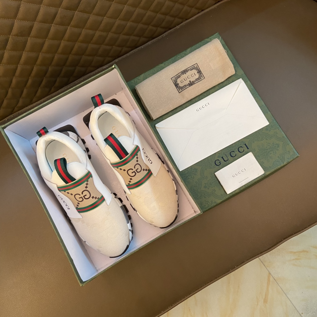 I5  Gucci  古奇 GUCCI～夏季 板鞋2022香港原单顶级 精湛工艺 顶级质量高端精品男士板鞋 英伦时尚风 原版Gucci  古奇  懒人套脚乐福款 此款面料采用进口顶级柔软小牛皮帆布 原版内里适合司机驾车出行 原版防滑耐磨橡胶大底码数 38-44码 45 定做 两色 可选长期供天猫