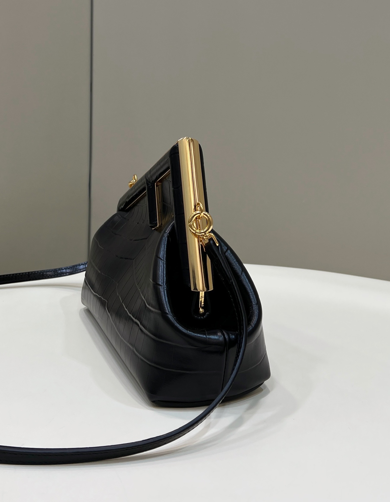 Fendi 24The latest new products purchased on behalf of others Small size