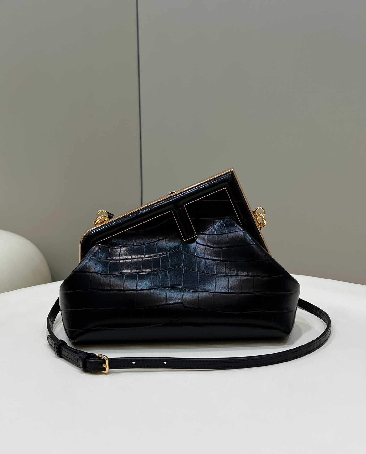 Fendi 24The latest new products purchased on behalf of others Small size