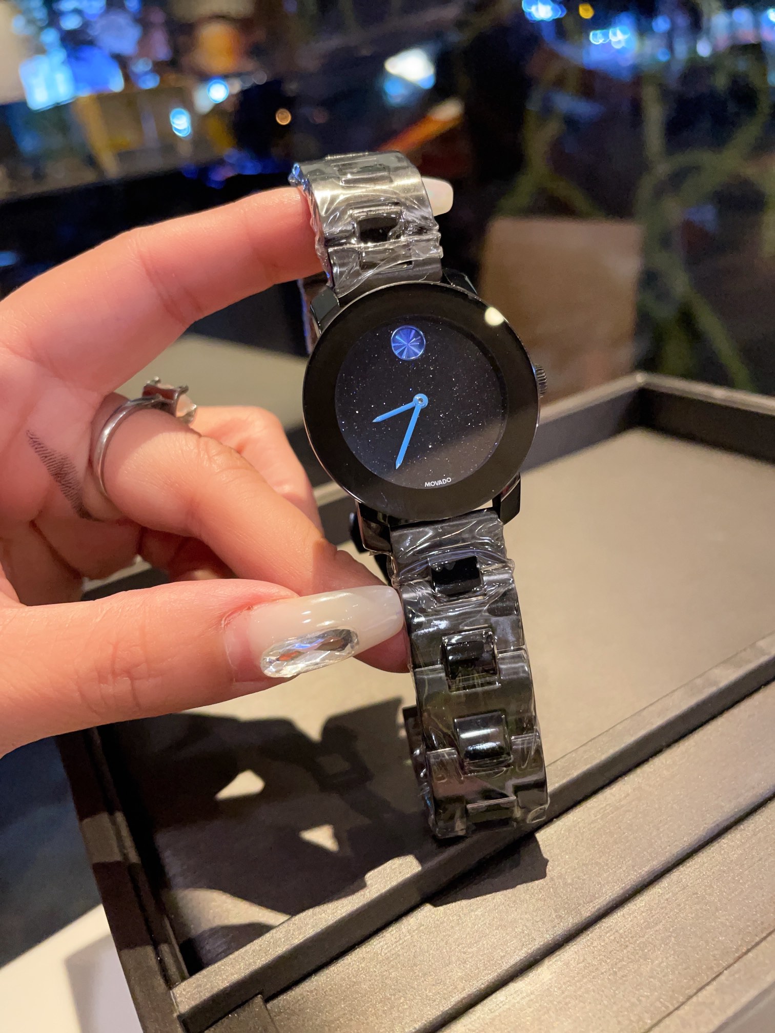 “MOVADO Original Watch: Swiss Quality, K1 Crystal, 36mm Size, Simple Design” - 图片 2