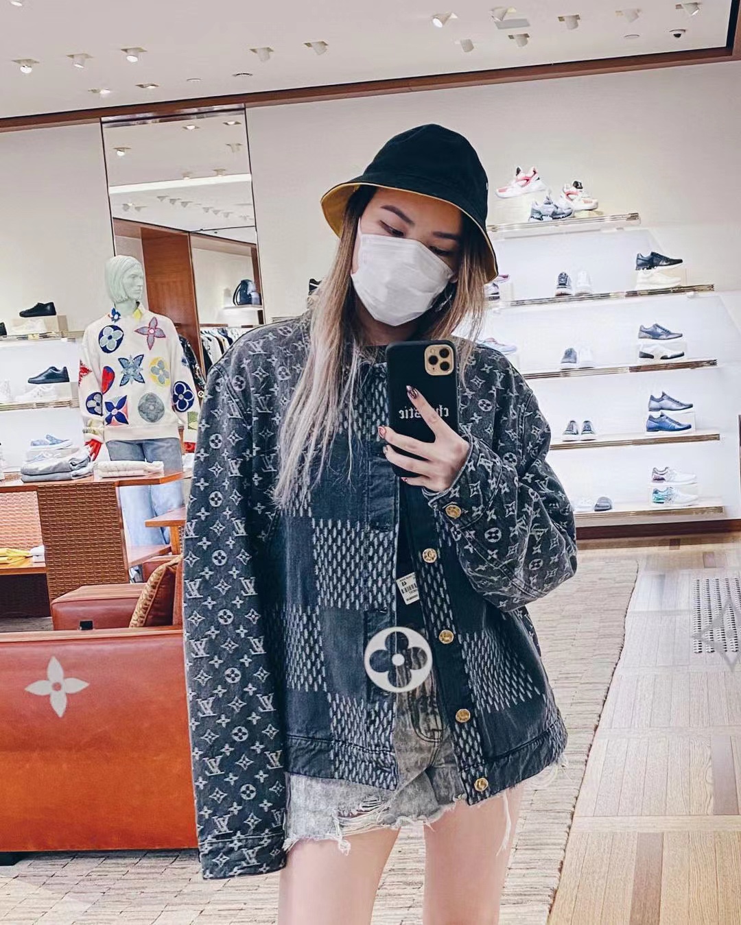 模特上身效果 Louis Vuitton LV Nigo Human Virgil 联名款老花拼接格子水洗牛仔外套夹克