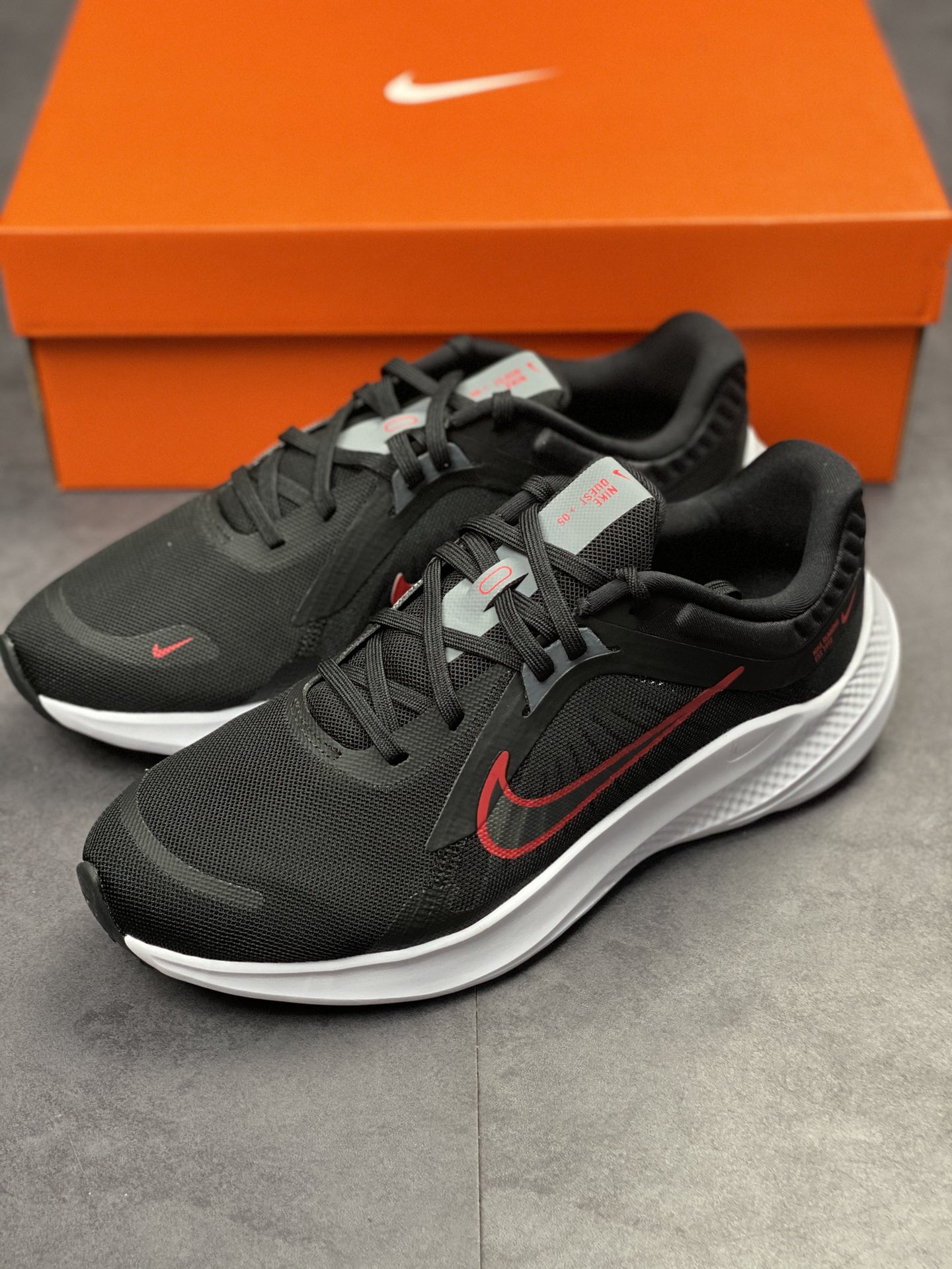 180 Nike Quest 5极速5代 网面透气 时尚休闲跑步鞋 DD0204-004