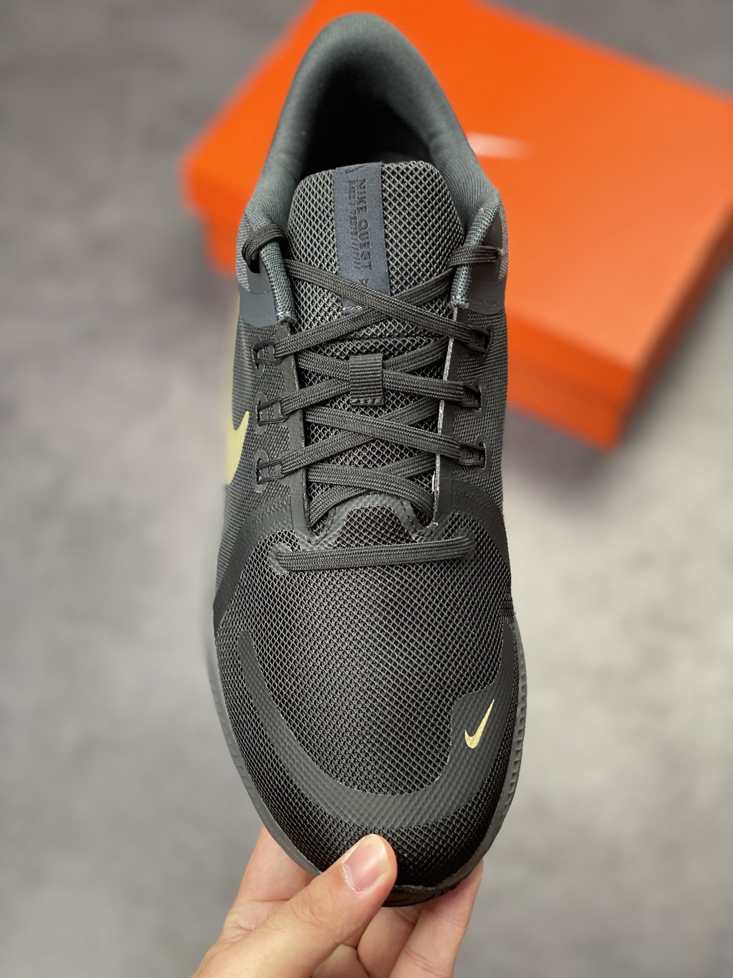 180 Nike Quest 4极速4代 网面透气 时尚休闲跑步鞋DA1105-010