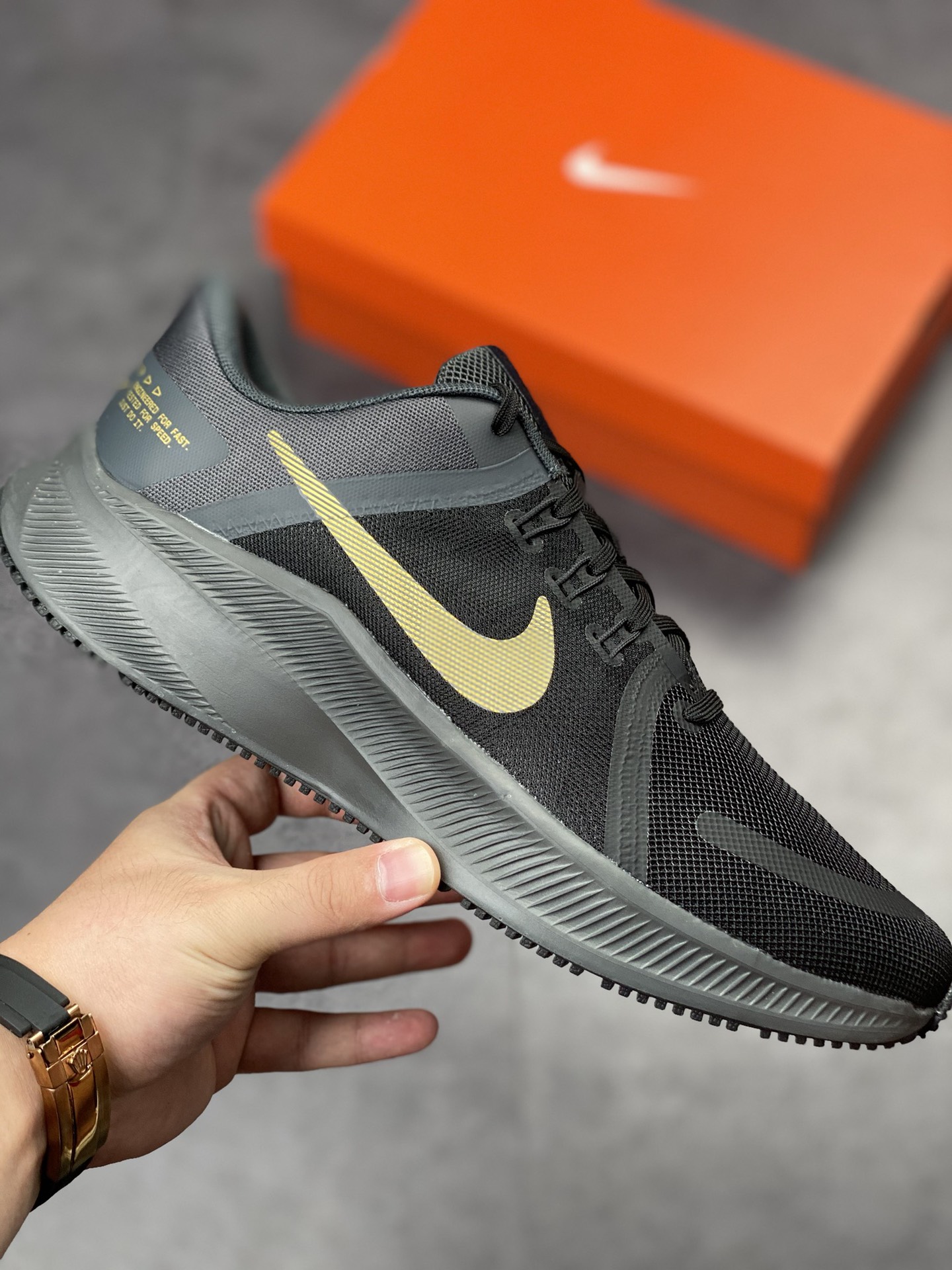 180 Nike Quest 4极速4代 网面透气 时尚休闲跑步鞋DA1105-010