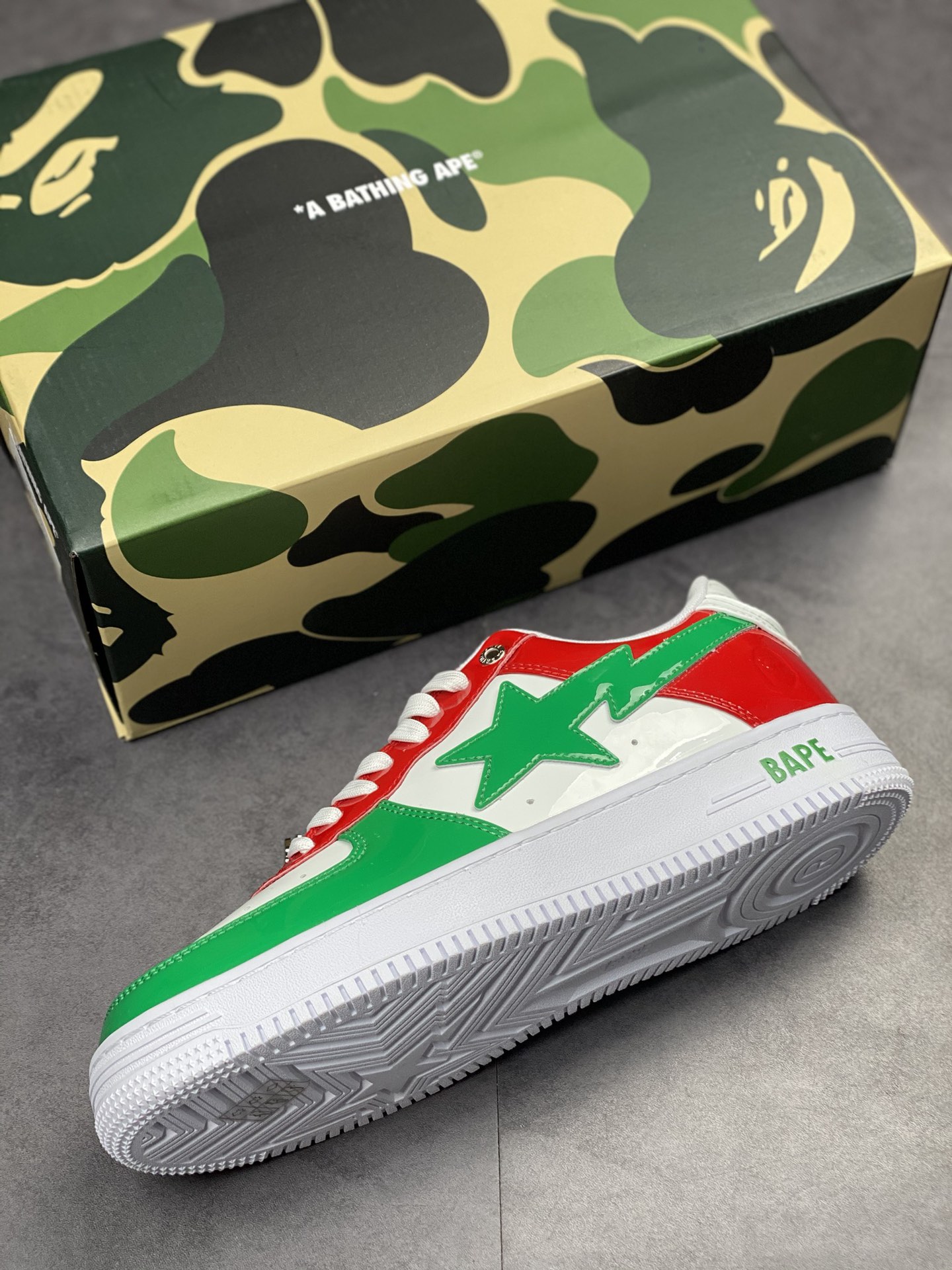 Bape Sta To Low star with the same style ape head classic low top sports and leisure sneakers