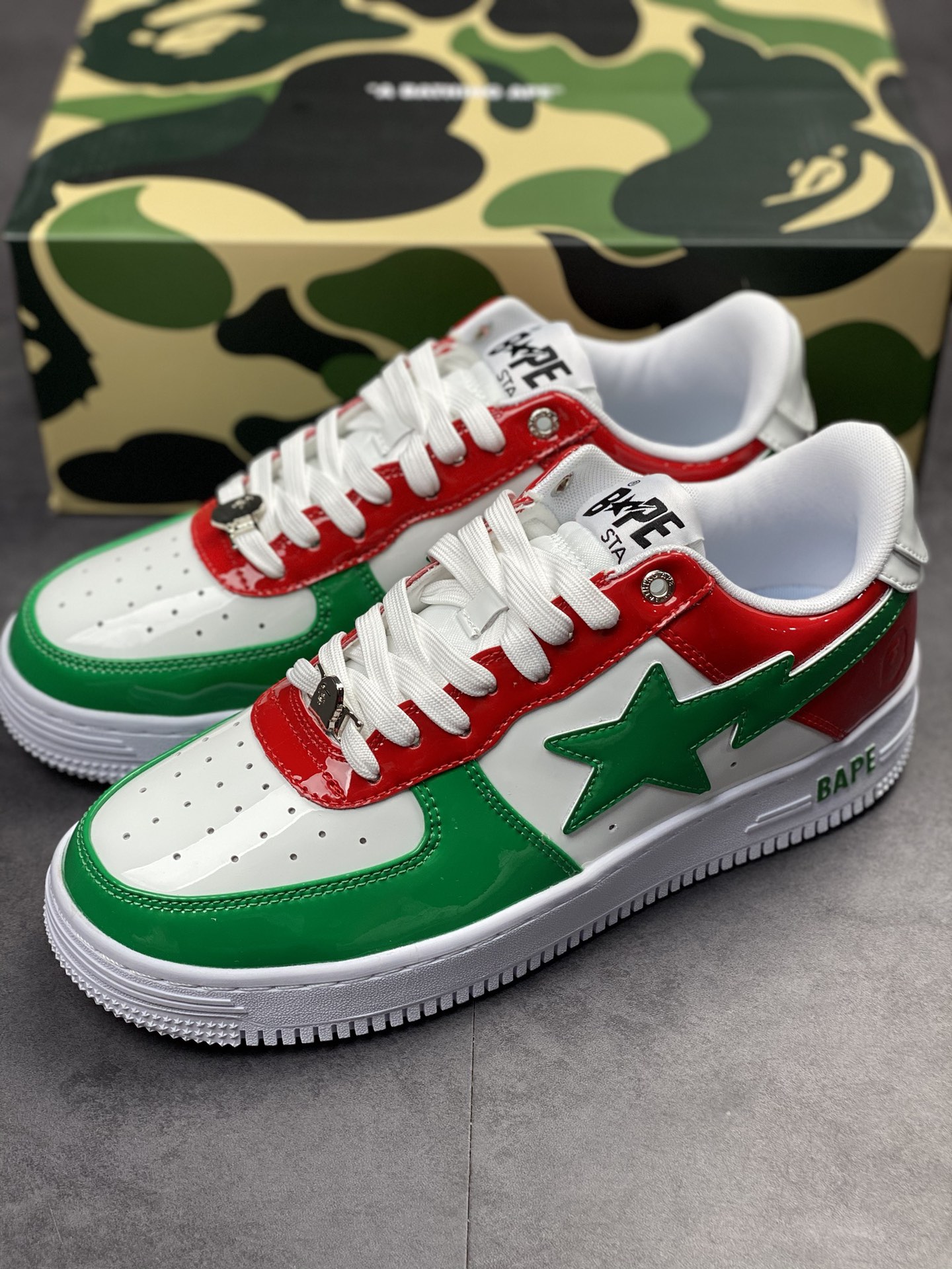 Bape Sta To Low star with the same style ape head classic low top sports and leisure sneakers