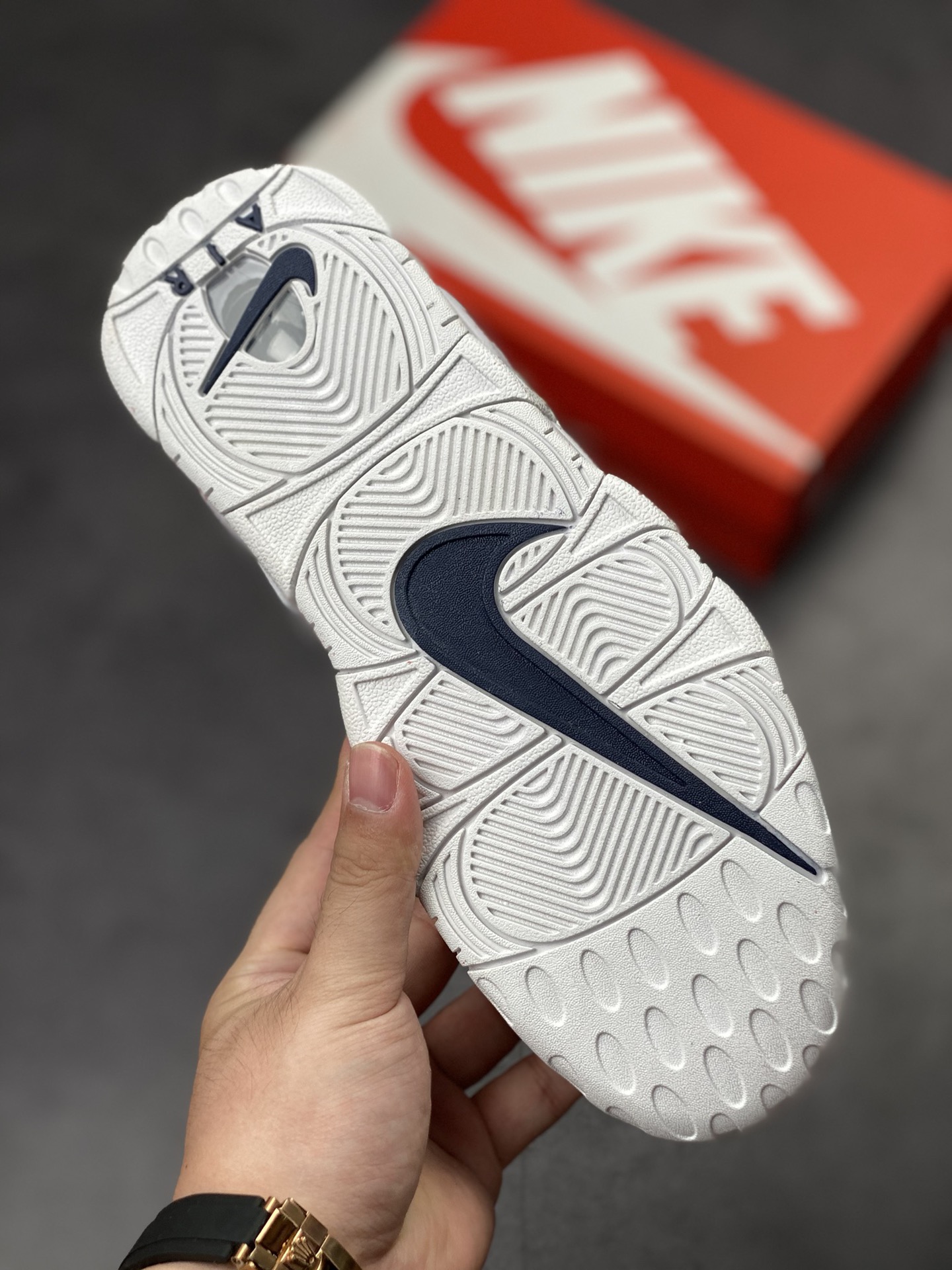 260 Air More Uptempo 代表着历史最高版本皮蓬 DH9719-100