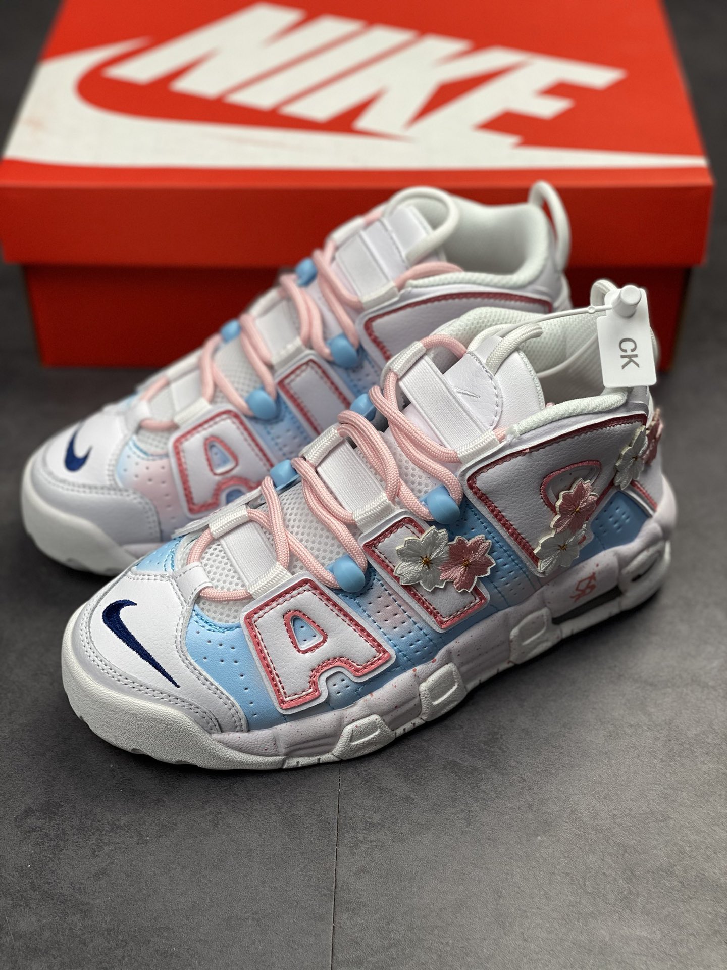 260 Air More Uptempo 代表着历史最高版本皮蓬 DH9719-100