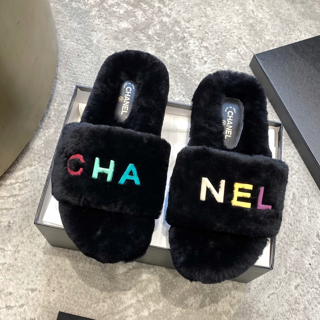 CHANEL воўнавыя тапаткі, рамбічная воўна, унутраная падшэўка з воўны, гумавая супрацьслізготная падэшва, упакоўка ад бутіка