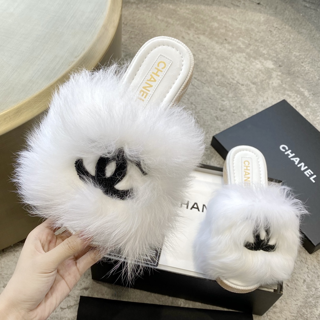 CHANEL Wool Slippers Quilted Lambswool Wool Curl Lining Rubber Anti-Slip Sole Boutique Packaging