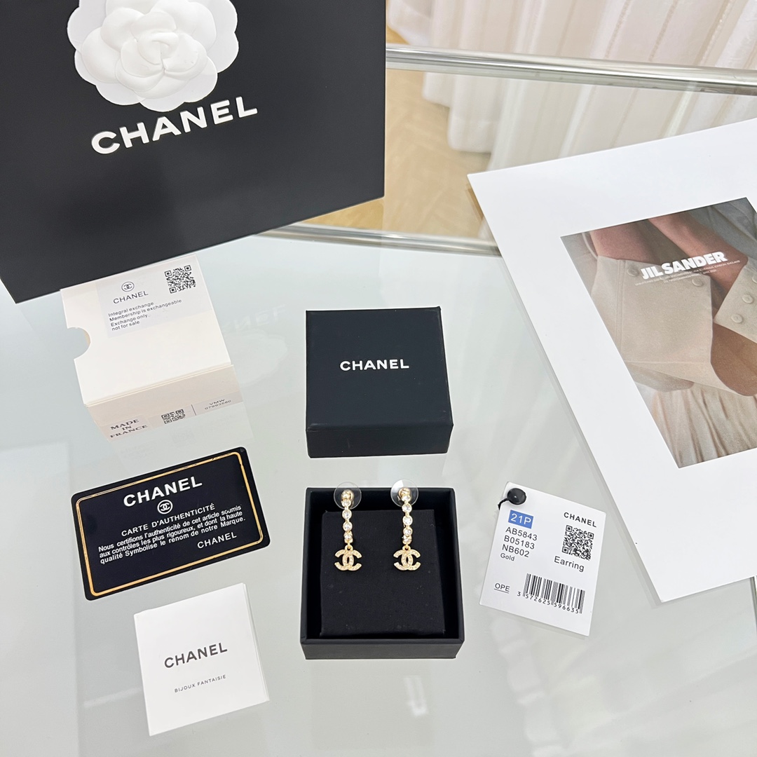 新款☑️CHANEL香奈儿c2双c满钻耳钉耳环