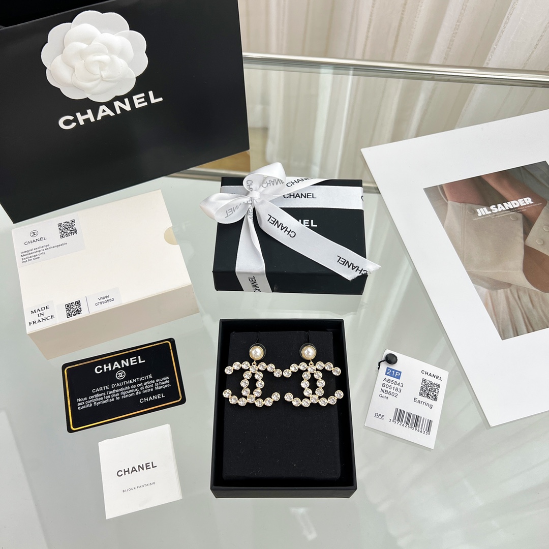 新款☑️CHANEL香奈儿c2双c满钻耳钉耳环