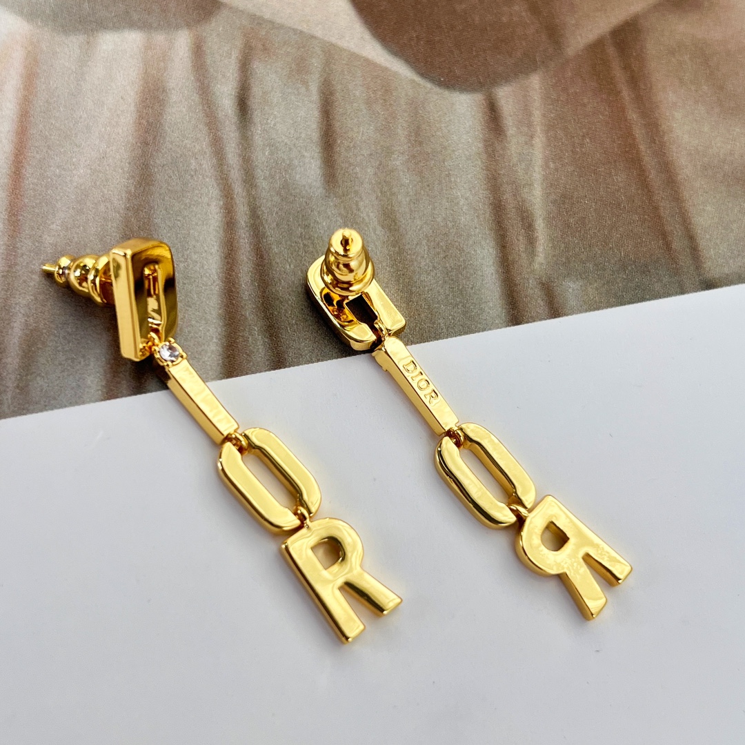 新款☑️DIOR迪奥金色字母流苏耳钉耳环