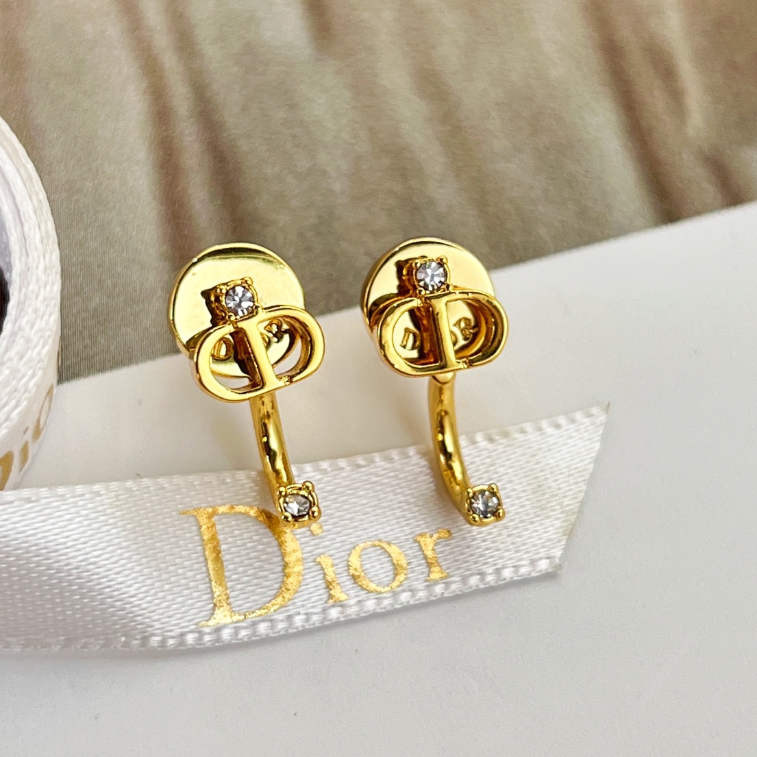 新款☑️DIOR迪奥金色cd耳钉耳环