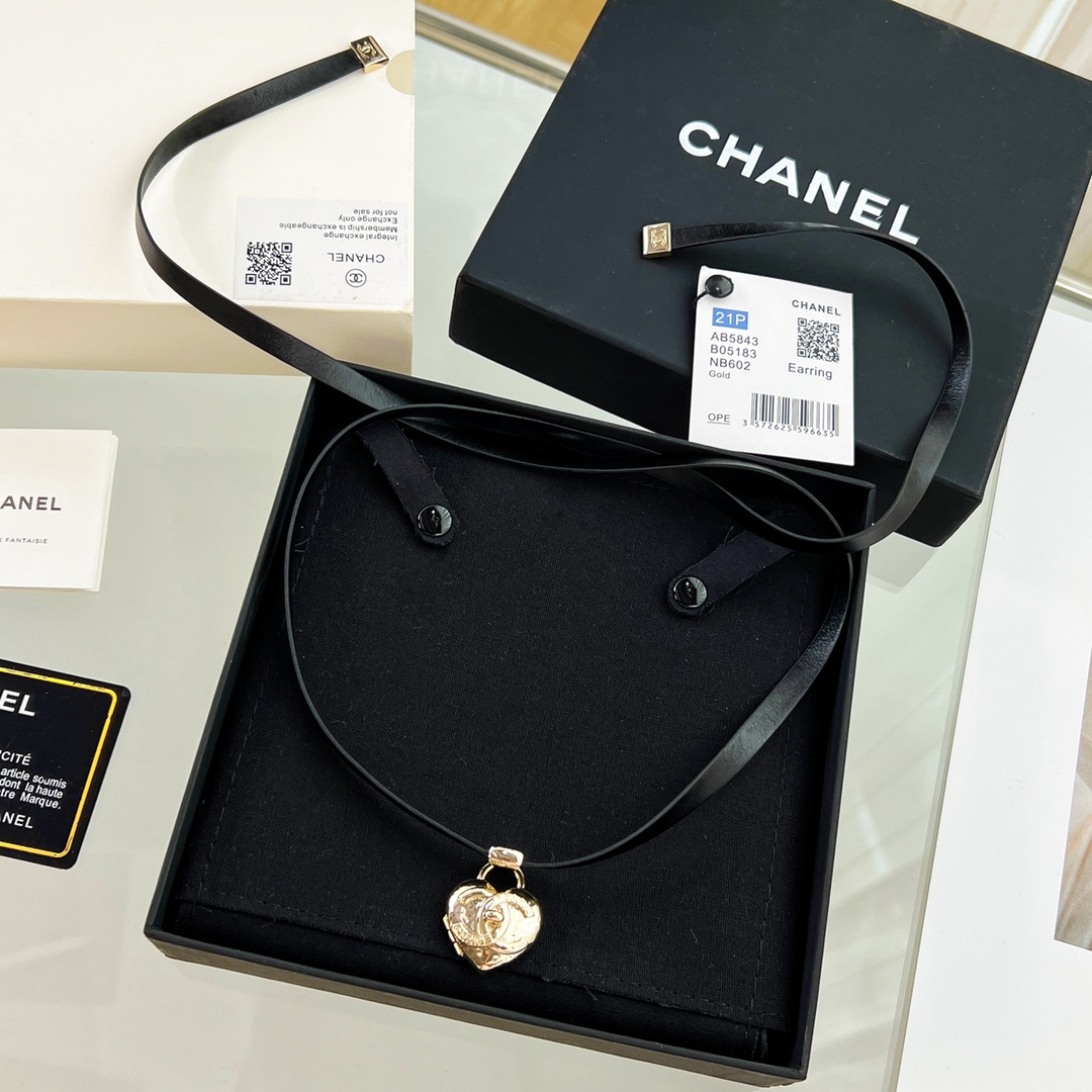 新款☑️CHANEL香奈儿桃心爱心项链