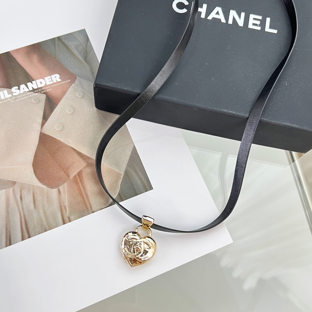 新款☑️CHANEL香奈儿桃心爱心项链