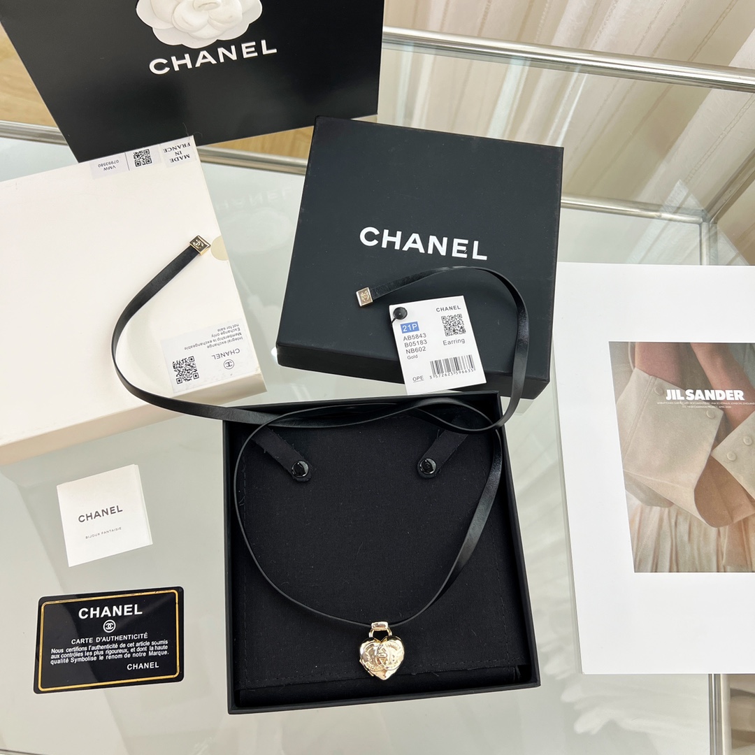 新款☑️CHANEL香奈儿桃心爱心项链