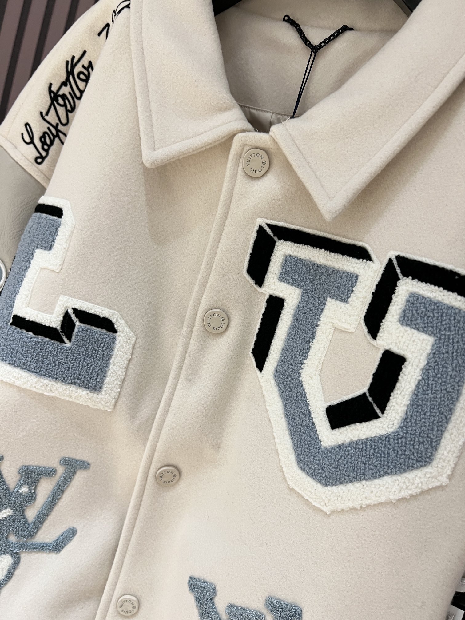 Louis Vuitton 22SS王炸款来袭..💣棒球服外套！💛💛💛这件太好看了！INS上已经被刷爆了