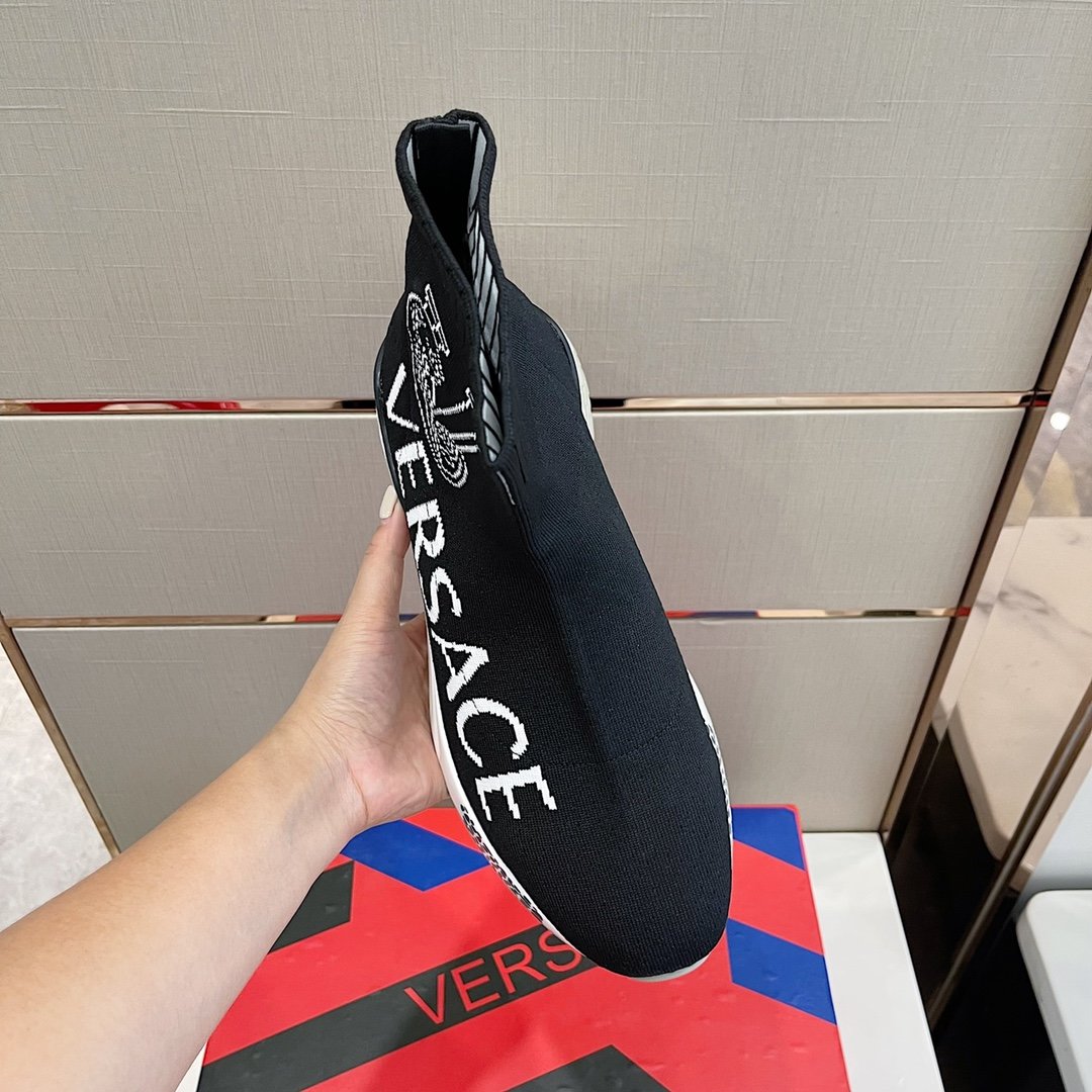 Versace范思哲飞织运动跑鞋搭配