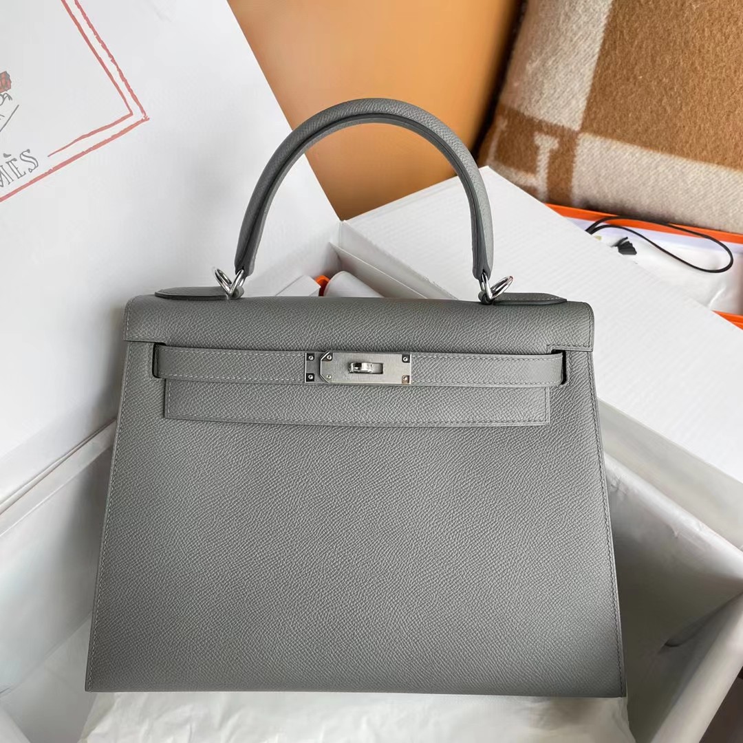 Vendita online Hermes Kelly Borsette Borse Crossbody & Borse a Tracolla Grigio Hardware argento Epsom 1 Vendita online
Hermes Kelly Borsette Borse Crossbody & Borse a Tracolla Grigio Hardware argento Epsom
