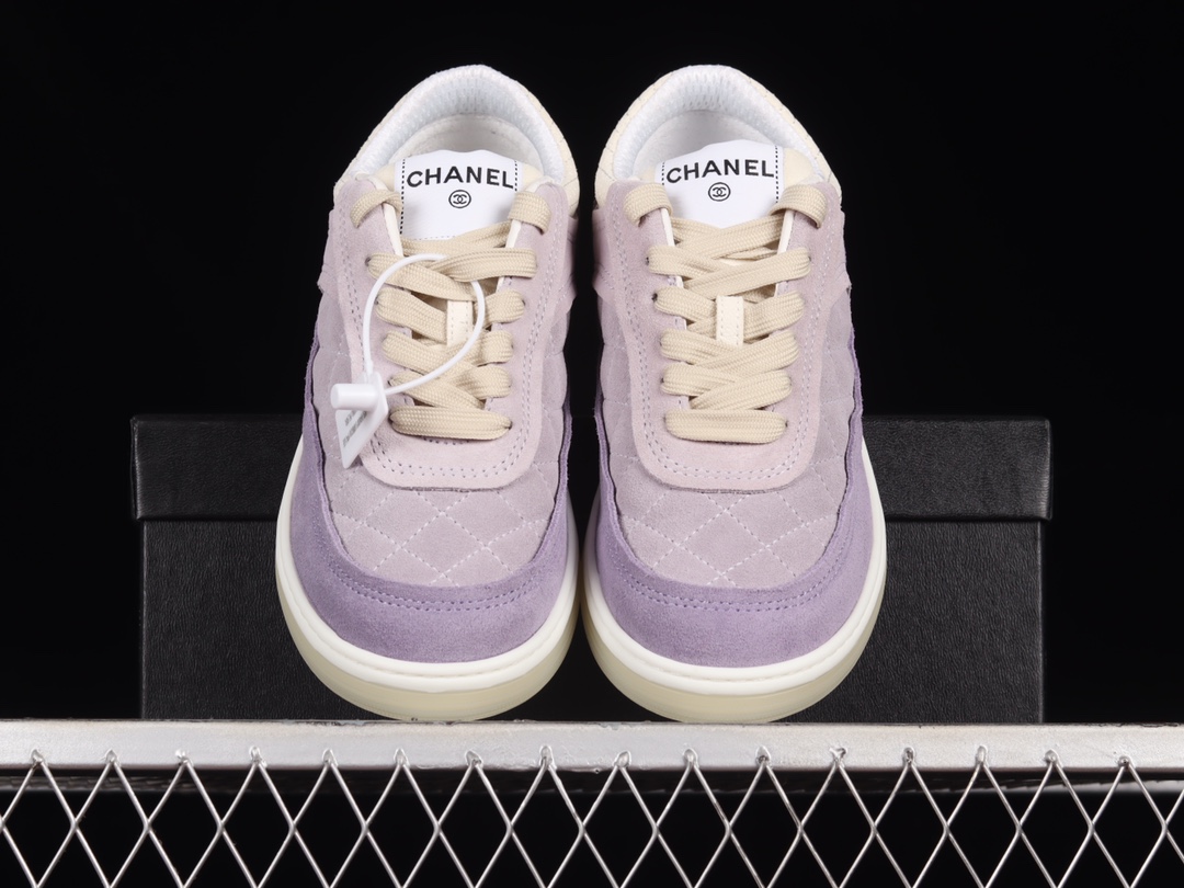 💰340纯原
CHANE 香奈儿 简约时尚休闲平底板鞋 E0628
尺码：35 36 37 38 39 40 HCD4