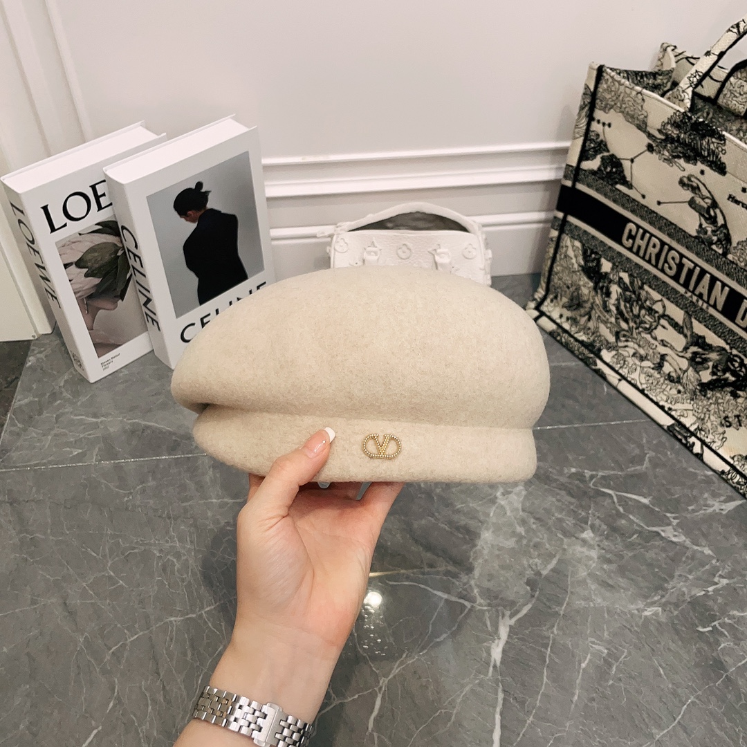 [Valentino Hats]Adjustable head circumference cap typeRolling ordinary good