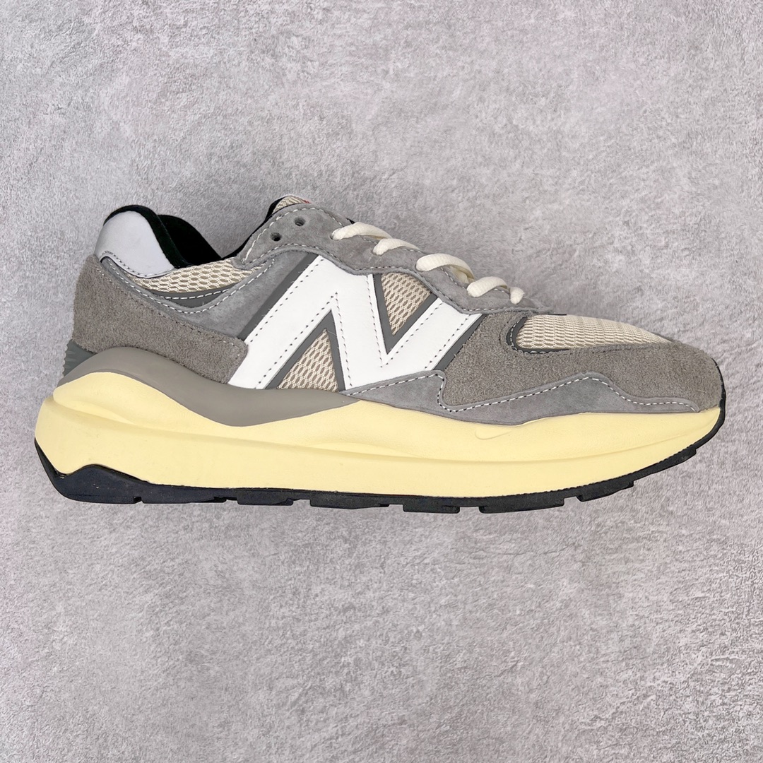 ＃小红书爆款‼️New Balance/新百伦 NB5740系列 复古休闲运动跑鞋 特别以1988年首度面世的经典574作为设计蓝本 保留574简约易衬的80s鞋型轮廓 同时再加以向90年代特立独行的抢眼美学致敬 凭借多种严选的优质素材重塑出让人耳目一新又充满层次感的革新中低结构 另一方面 为呼应90年代的巨大化潮流 鞋侧也点题采用了相应的巨大化N字Logo 并且加上反光细节点缀 再结合同样启发自574并经过改良的抓地鞋底 可谓集结两大年代的注目设计元素 尺码：36 36.5 37 37.5 38 38.5 39 40 40.5 41 42 42.5 43 44 45-选品中心