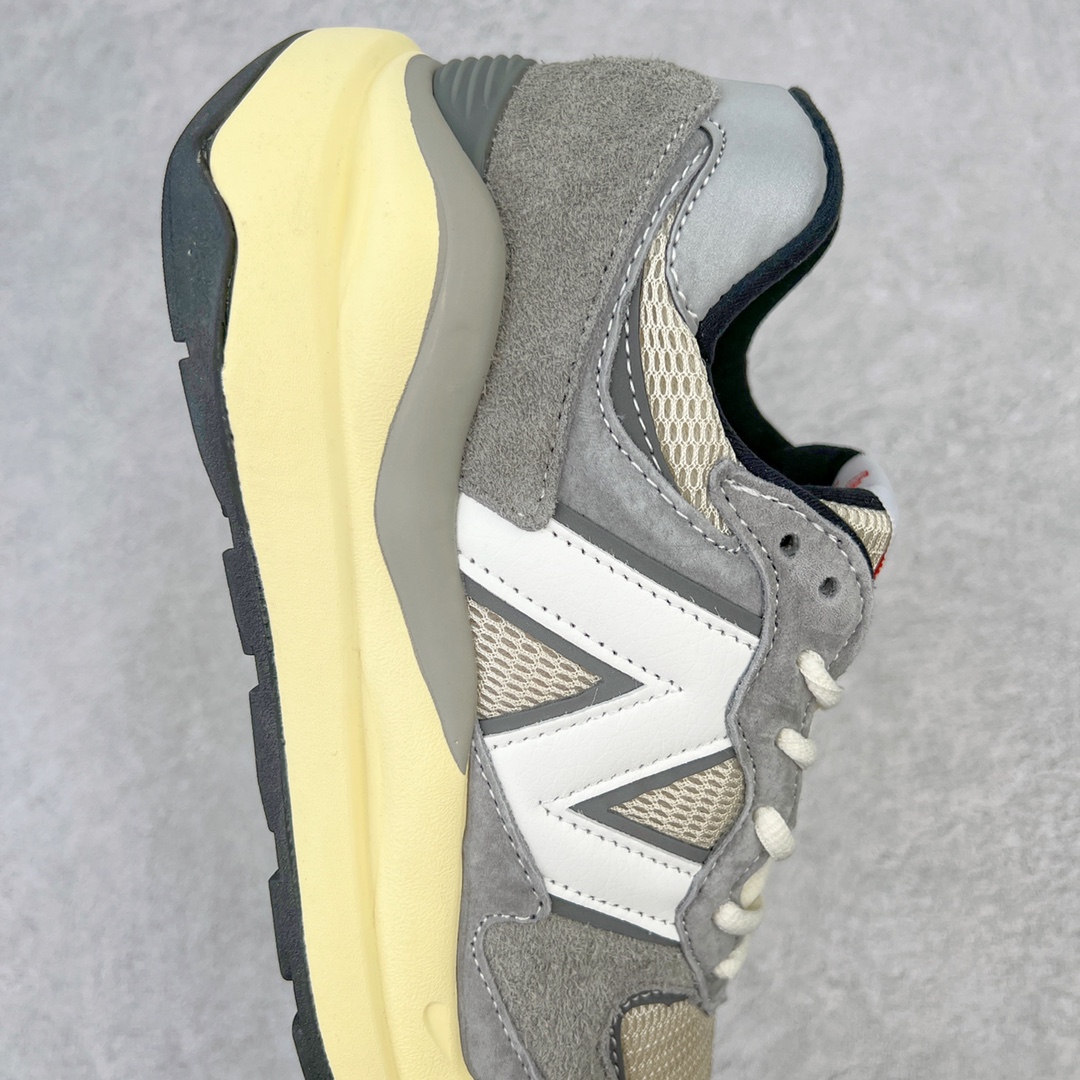 图片[6]-＃小红书爆款‼️New Balance/新百伦 NB5740系列 复古休闲运动跑鞋 特别以1988年首度面世的经典574作为设计蓝本 保留574简约易衬的80s鞋型轮廓 同时再加以向90年代特立独行的抢眼美学致敬 凭借多种严选的优质素材重塑出让人耳目一新又充满层次感的革新中低结构 另一方面 为呼应90年代的巨大化潮流 鞋侧也点题采用了相应的巨大化N字Logo 并且加上反光细节点缀 再结合同样启发自574并经过改良的抓地鞋底 可谓集结两大年代的注目设计元素 尺码：36 36.5 37 37.5 38 38.5 39 40 40.5 41 42 42.5 43 44 45-选品中心