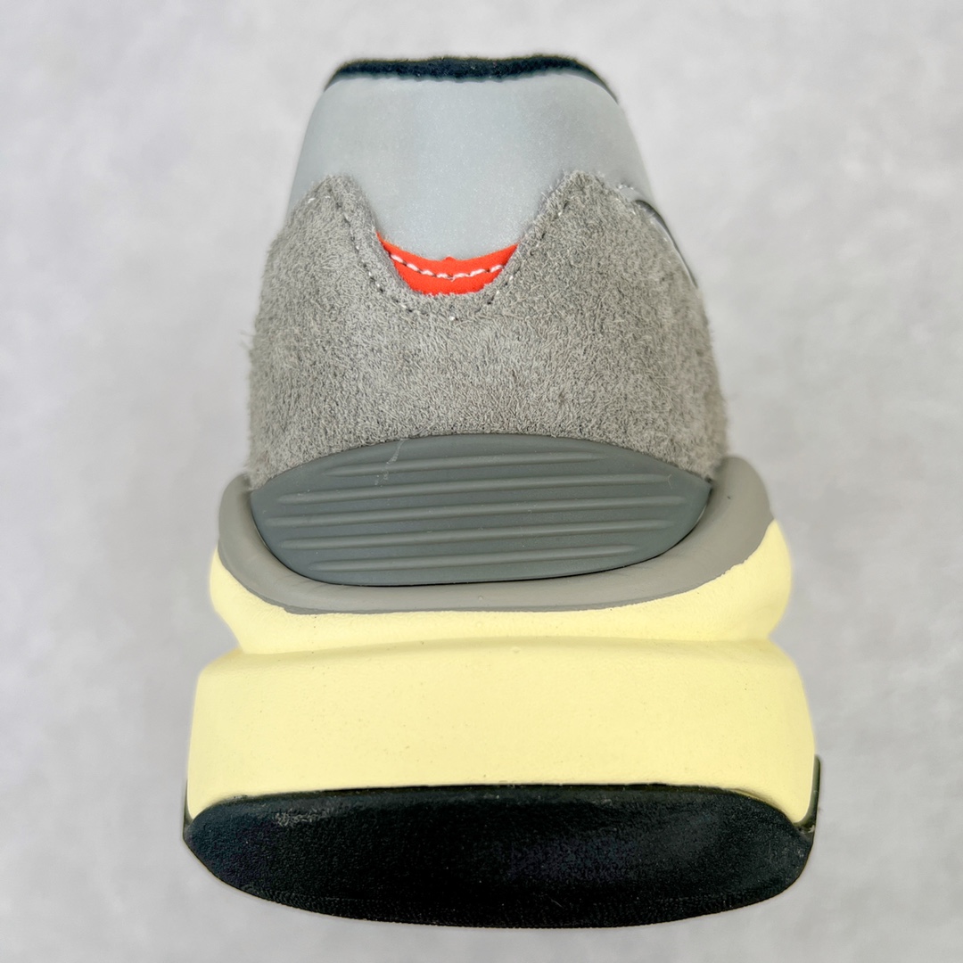 图片[8]-＃小红书爆款‼️New Balance/新百伦 NB5740系列 复古休闲运动跑鞋 特别以1988年首度面世的经典574作为设计蓝本 保留574简约易衬的80s鞋型轮廓 同时再加以向90年代特立独行的抢眼美学致敬 凭借多种严选的优质素材重塑出让人耳目一新又充满层次感的革新中低结构 另一方面 为呼应90年代的巨大化潮流 鞋侧也点题采用了相应的巨大化N字Logo 并且加上反光细节点缀 再结合同样启发自574并经过改良的抓地鞋底 可谓集结两大年代的注目设计元素 尺码：36 36.5 37 37.5 38 38.5 39 40 40.5 41 42 42.5 43 44 45-选品中心