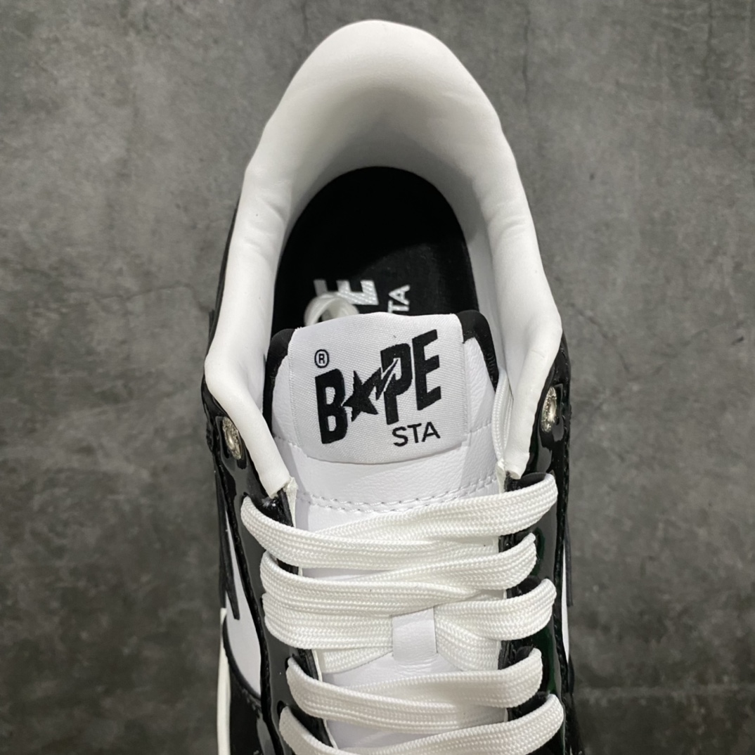 图片[8]-C版Bapesta黑白熊猫 扭曲猿人头 跟经典款黑白熊猫差不多 区别就是侧面的猿人头改成了扭曲风格……此款纯正版型 超高清洁度 海玻璃鞋垫 内置全掌气垫 全套顶级包装 包含猿人logo定制防尘袋 猿人logo卡片 抗压收纳抽屉式鞋盒 官方同步正码 尺码：36 36.5 37.5 38 38.5 39 40 40.5 41 42 42.5 43 44 44.5 45-选品中心