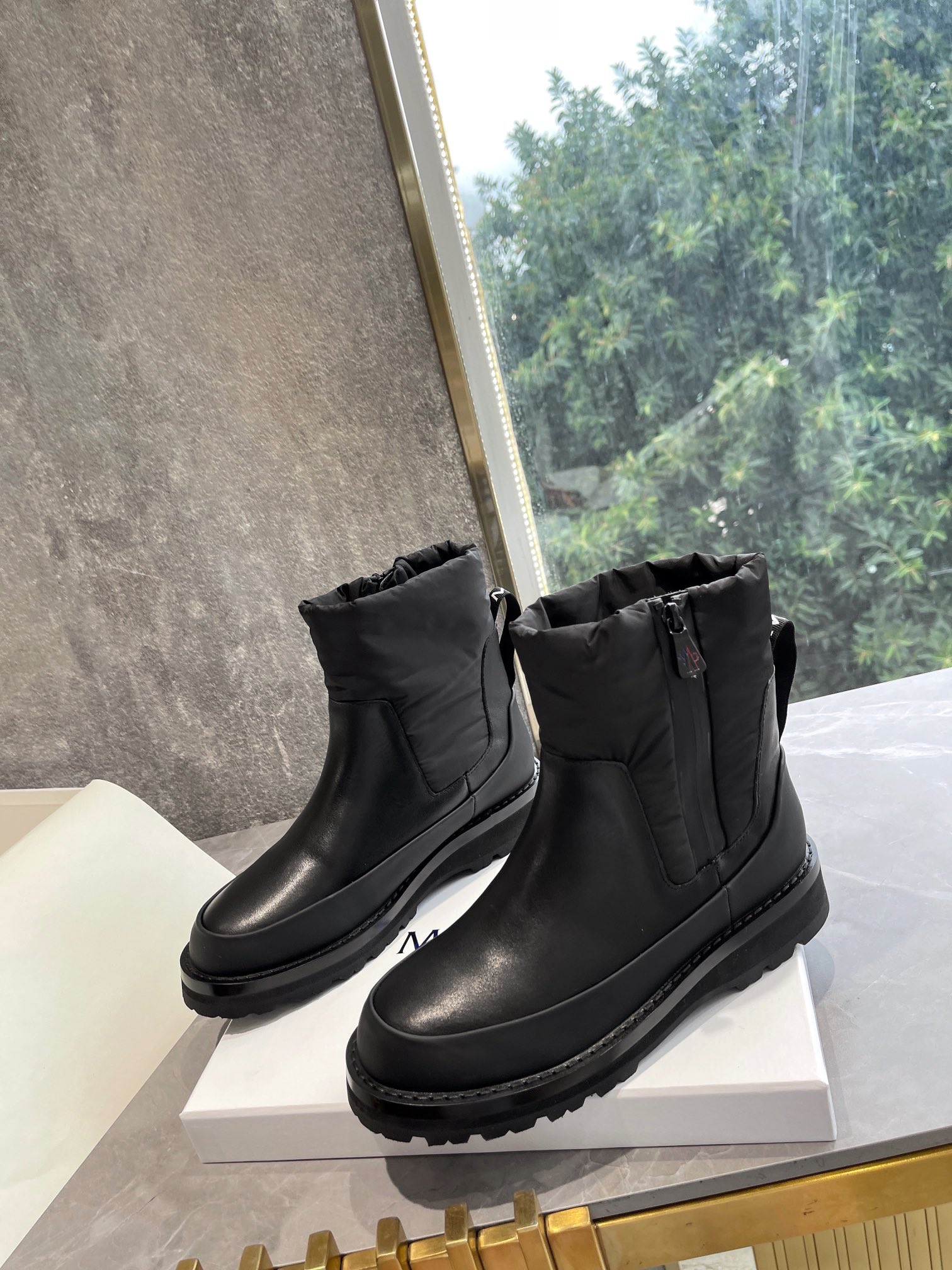 Moncler Winter Snow Boots with Zipped Round Head – Imported Velvet Cotton Shoes, 2022 Collection - 图片 1