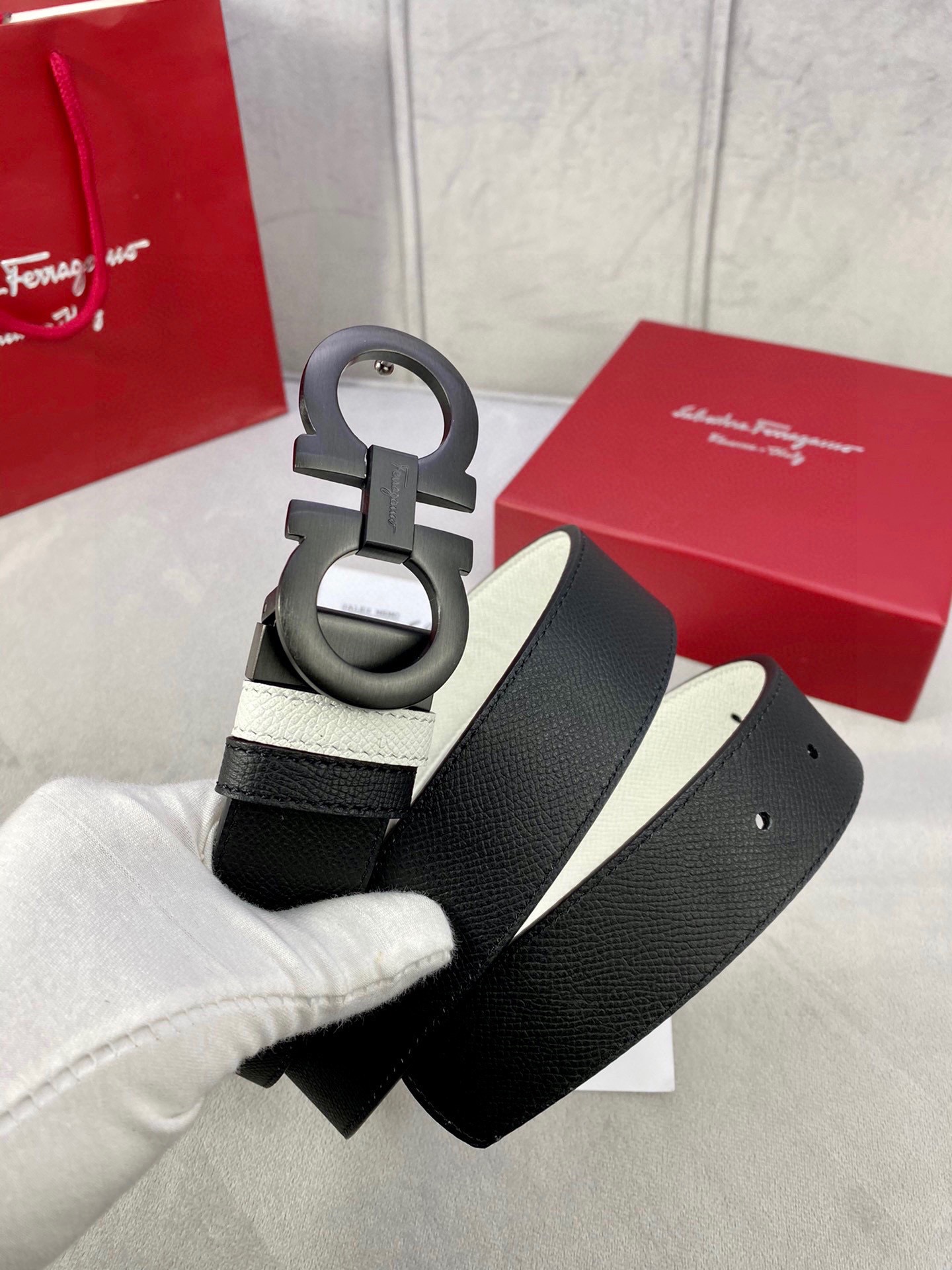 Ferragamo（男） Style White Leather Men's Belts Lookbook Reference image 2