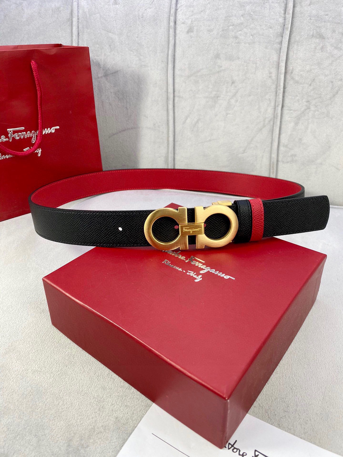 Ferragamo（男） Style White Leather Men's Belts Lookbook Reference image 1