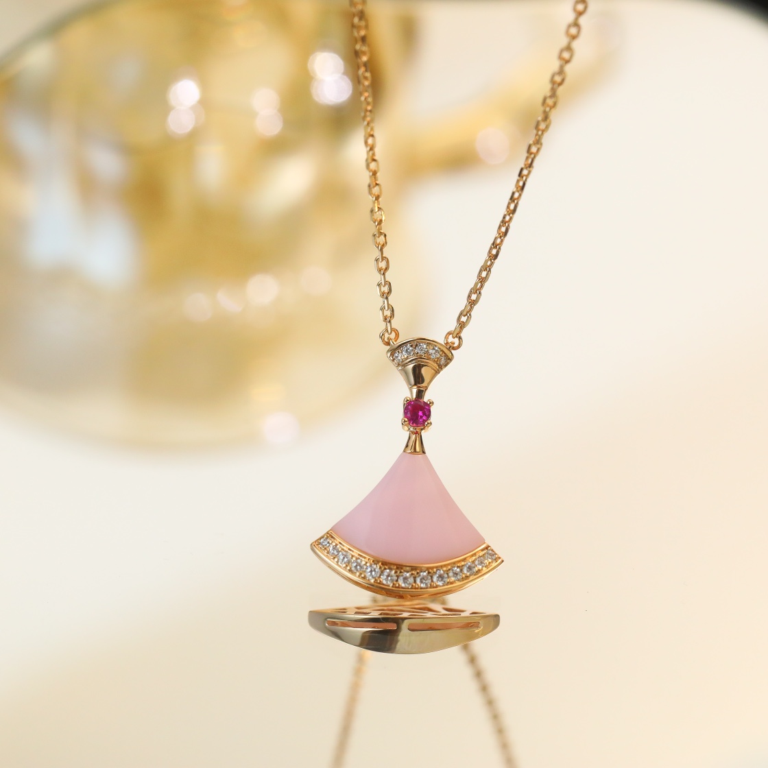 Bvlgari Jewelry Necklaces & Pendants Pink White