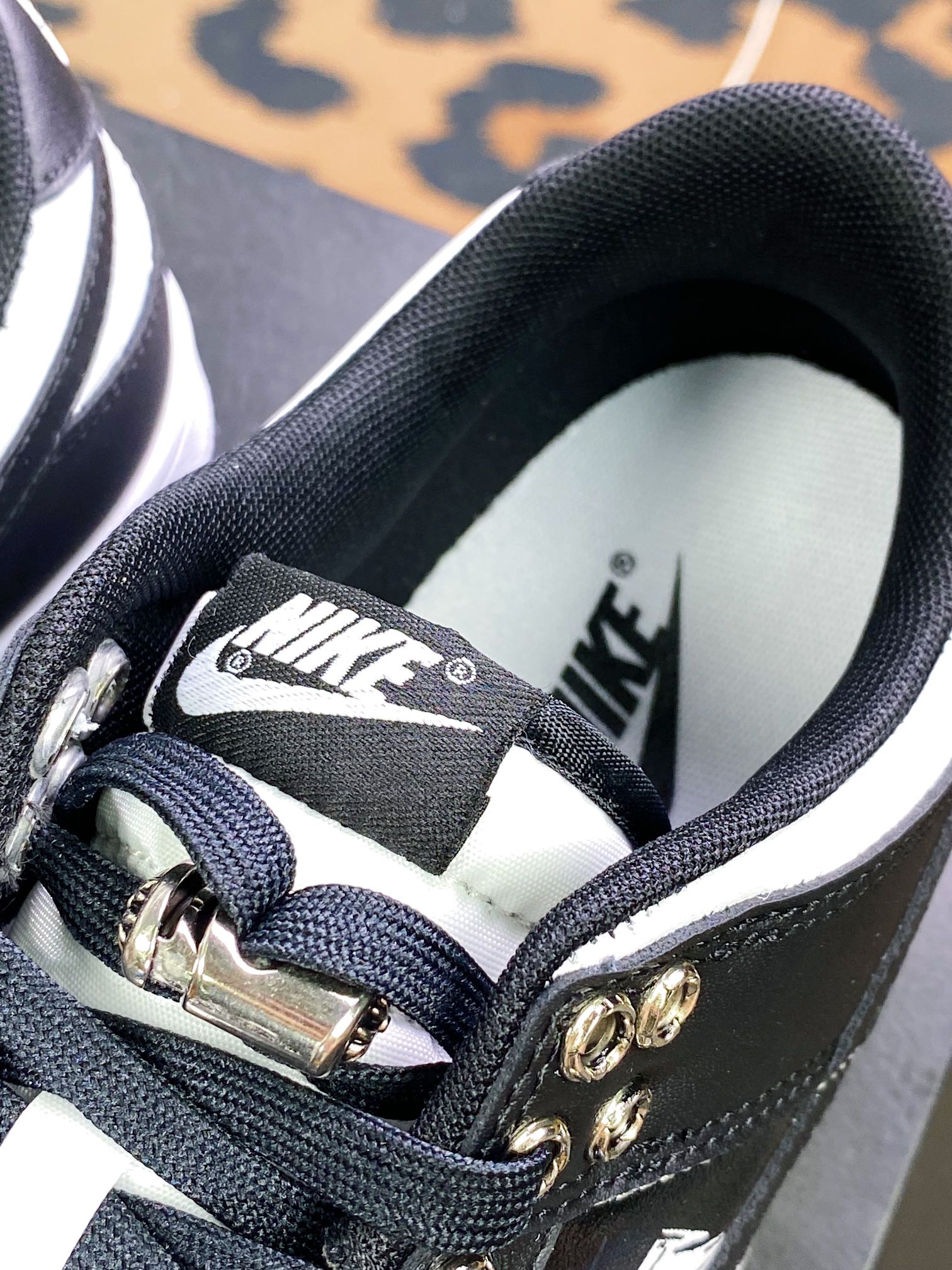 260 奢侈品牌-克罗心/Chrome Hearts x SB Dunk Low”Sex Records”扣篮系列低帮DD1391-100