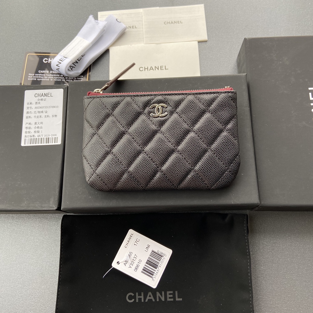 NO:384445,Xiaoxiang imported Italian pellet calfskin. Item number: A82365. Price: Size: w15×8.5cm. Color: Black fine lines silver steel mark, Chanel wallet, chanel, wallets, cowhide19860909小香进口意大利颗粒小牛皮 货号:A82365 价格: 尺寸:w15×8.5cm 颜色:黑色细纹银色钢唛,香奈儿钱包,chanel,wallets,cowhide,Bag