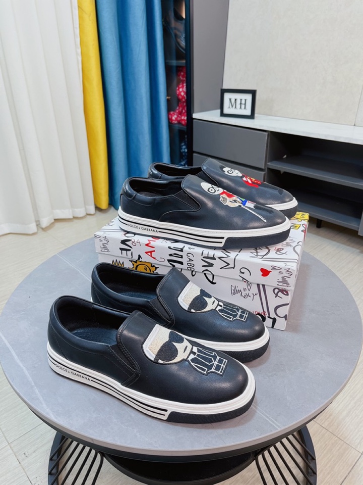 I0 Dolce & Gabbana 杜嘉班纳 官网休闲、男鞋原单品质进口头层牛皮羊里论材料做工完胜市场所有版本最高品质出货 实物拍摄,面料进口凸显品牌独特魅力鞋带也是原版定制经典系带款鞋 上脚十分舒适 、码数38-44