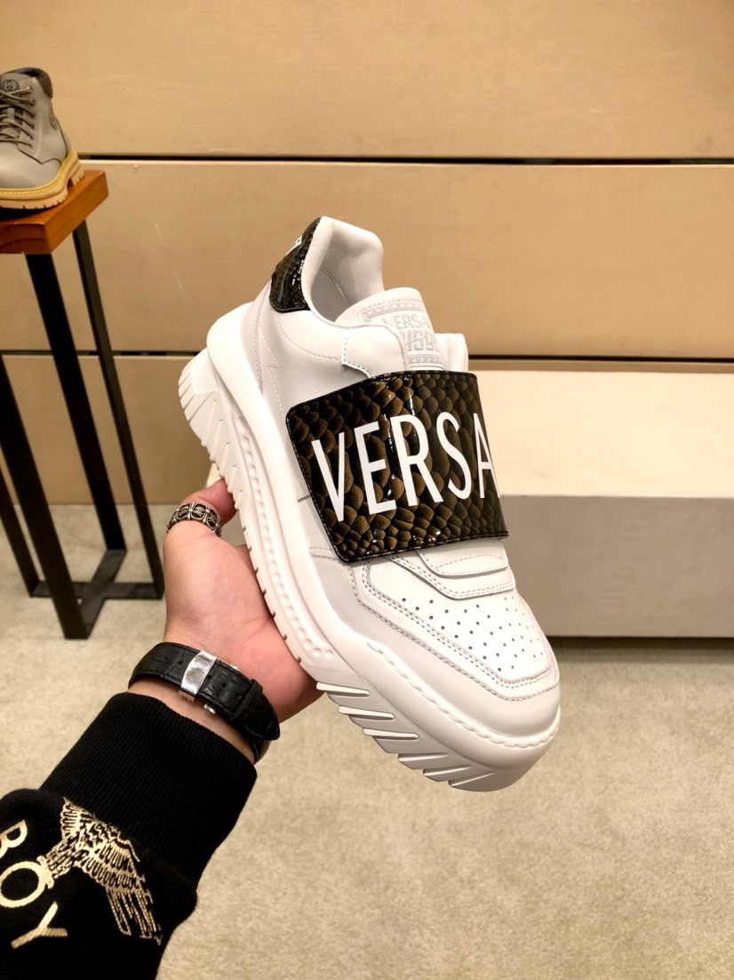 J0 .  Versace 范思哲 休闲鞋,透气舒适,行走方便,潮男百搭之款,鞋面顶级进口专属牛皮真皮内里橡胶耐磨大底 超级舒服.码数38-44