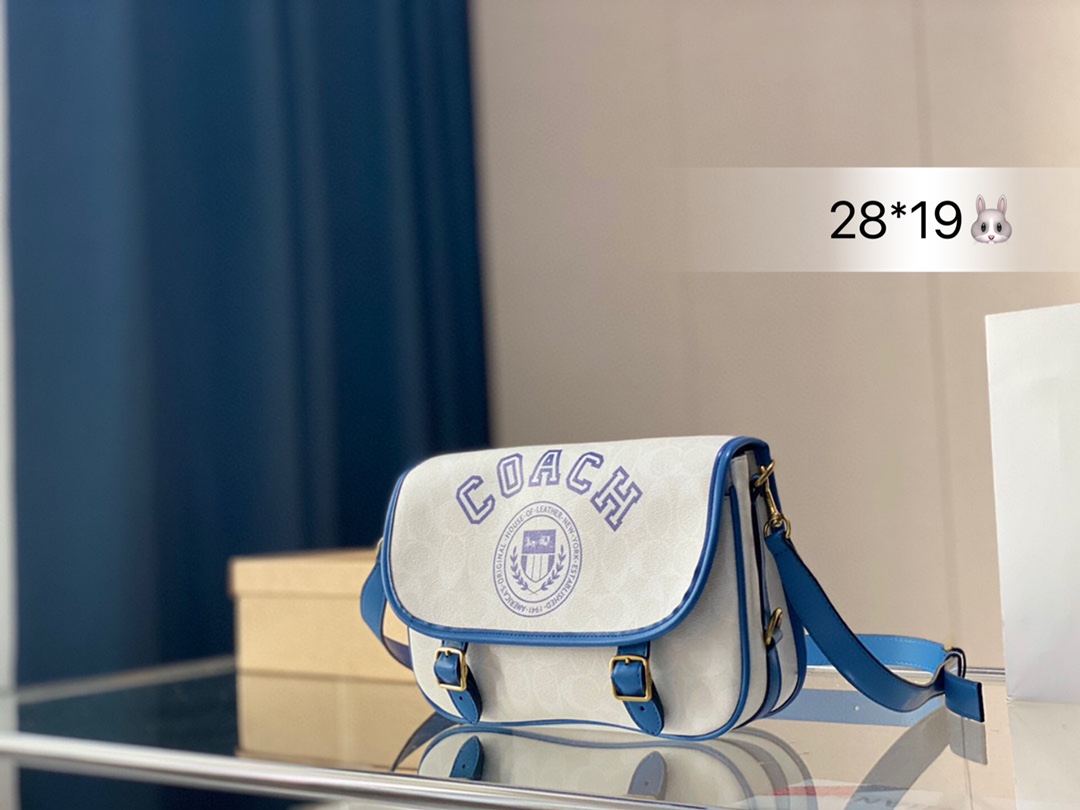 J5 COACH/ Coach 蔻驰  Camera Bag 相机包Horse And Carriage 相机包 出货 原厂定制对版 专柜最新单肩斜挎包 闭合方式超好看 专柜同步 最 超级实用的款式 多用款超级大牌 内衬logo时尚百搭款式 不挑年龄段 喜欢的抓紧自留啦专柜 尺寸：28*19