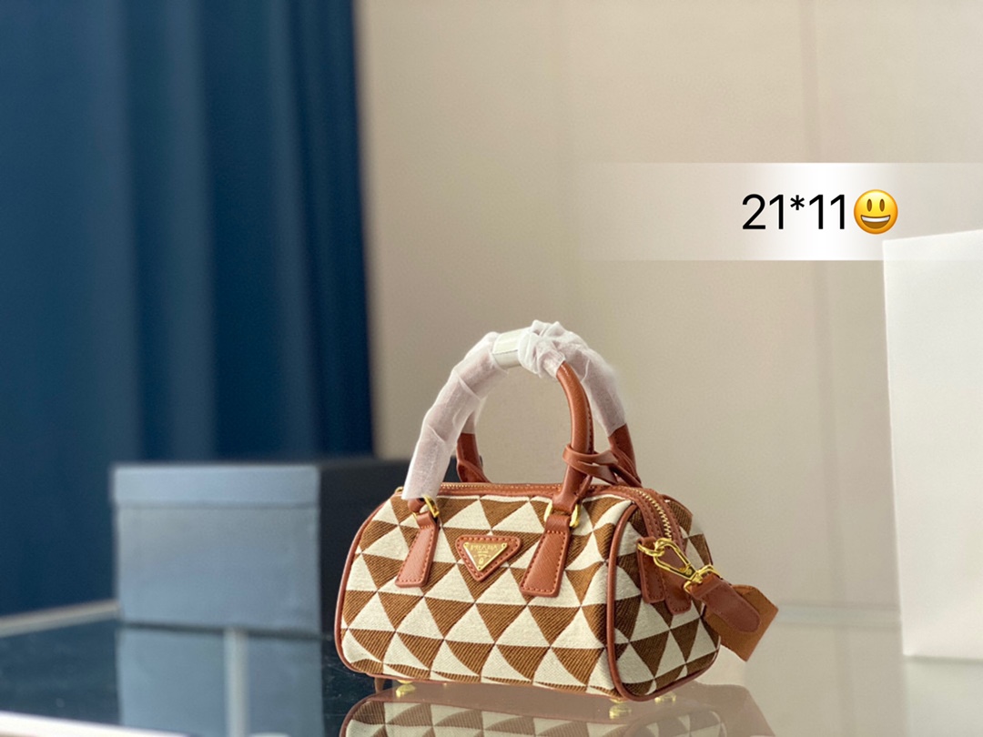 J5 配盒子 2022 枕头包爆款原版帆布材质休闲百搭轻便实用 上身超酷男女同款哦 尺寸 21*11cm