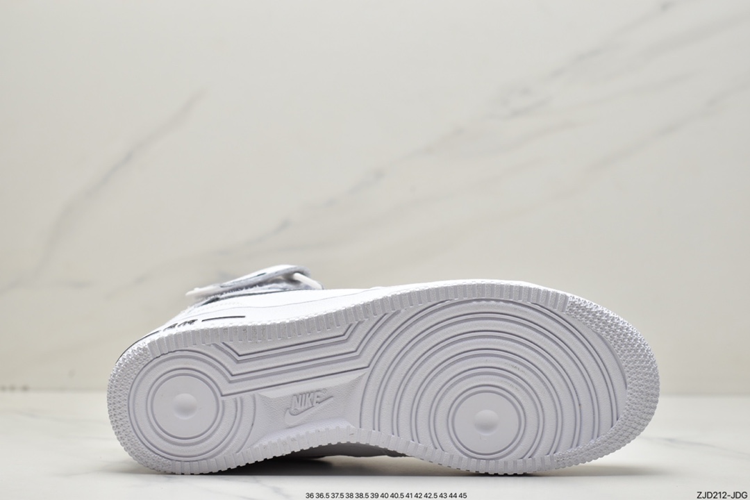 240 Nike Air Force 1 空军一号官方货号CV3039-108