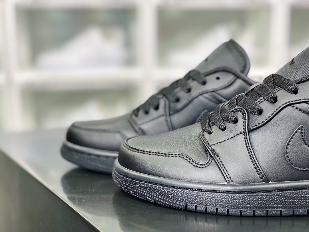 200 Air Jordan 1 Low”Triple Black ”AJ1乔丹一代低帮经典复古文化休闲运动篮球鞋“纯黑武士”553558-093