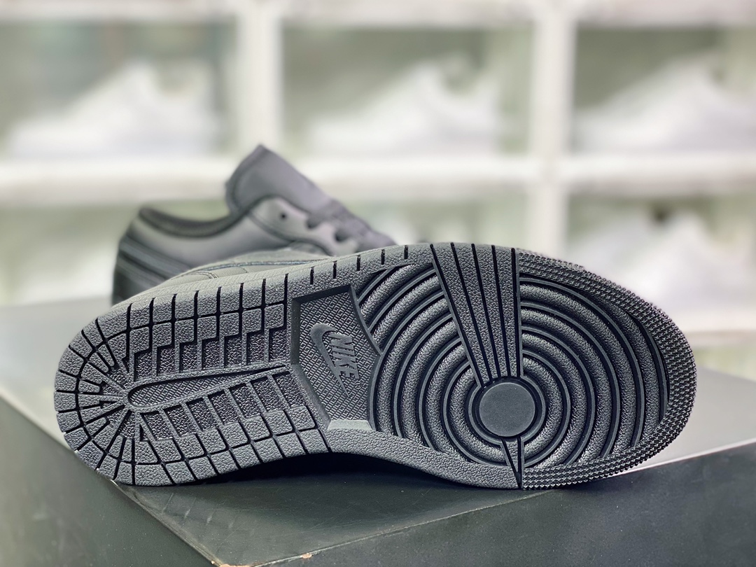 200 Air Jordan 1 Low”Triple Black ”AJ1乔丹一代低帮经典复古文化休闲运动篮球鞋“纯黑武士”553558-093