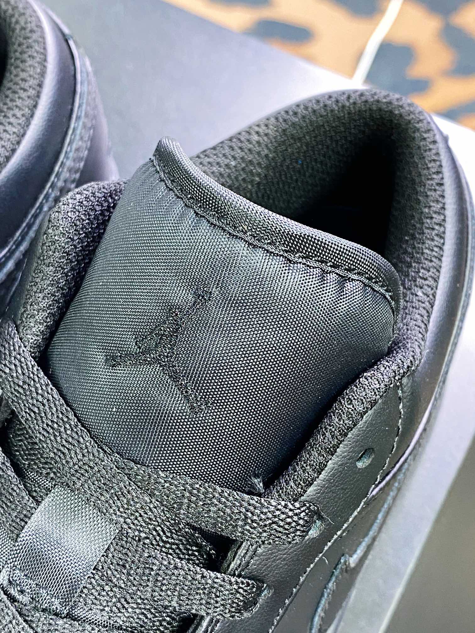 200 Air Jordan 1 Low”Triple Black ”AJ1乔丹一代低帮经典复古文化休闲运动篮球鞋“纯黑武士”553558-093