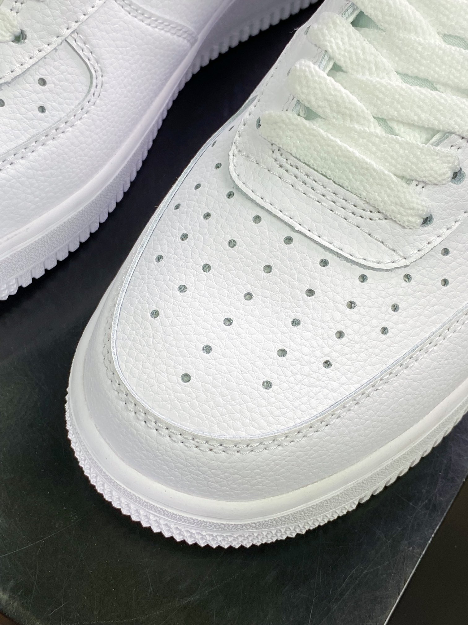 150 Air Force 1’07 Low”White/Black”空军一号CT2302-100