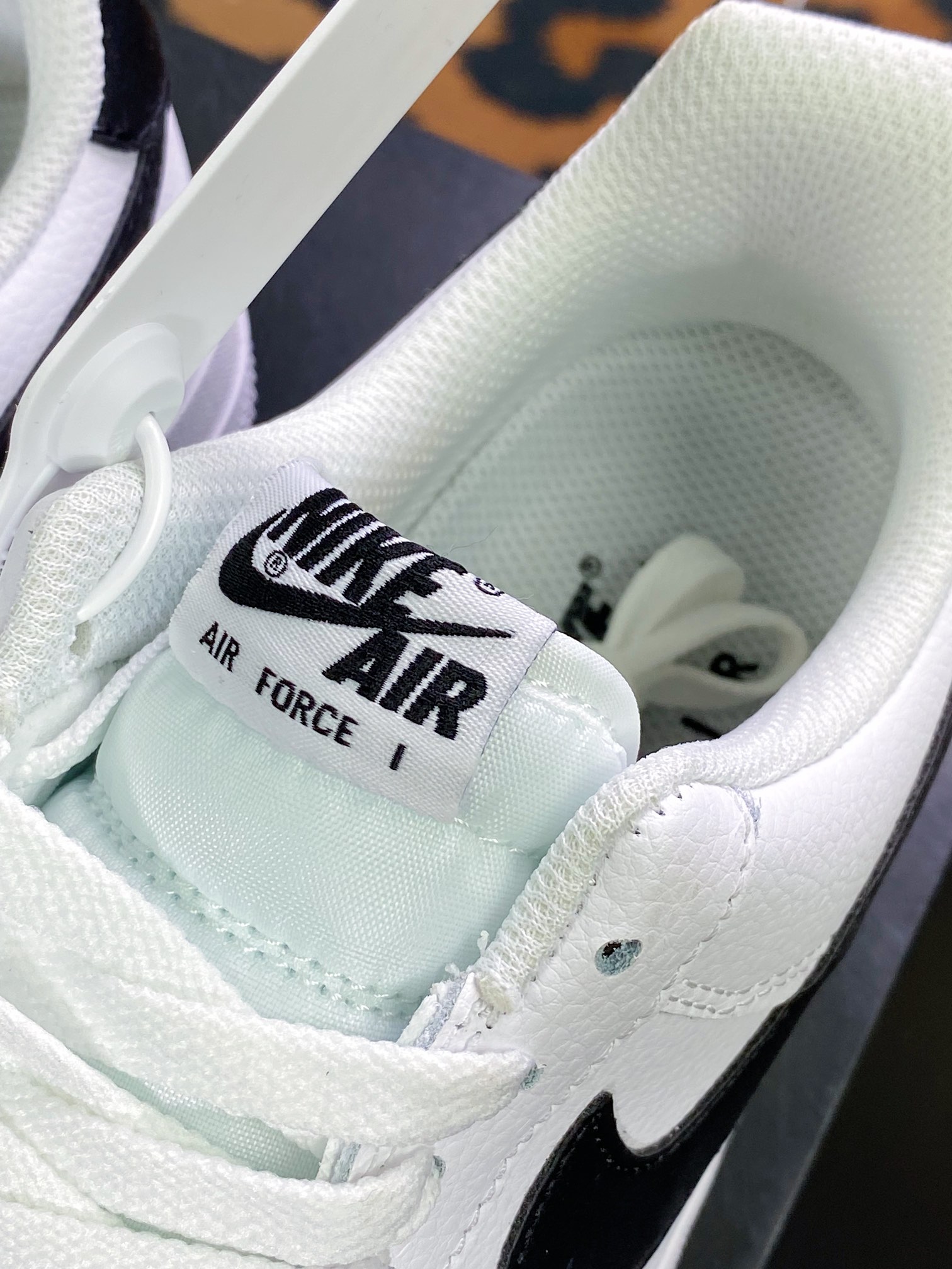 150 Air Force 1’07 Low”White/Black”空军一号CT2302-100
